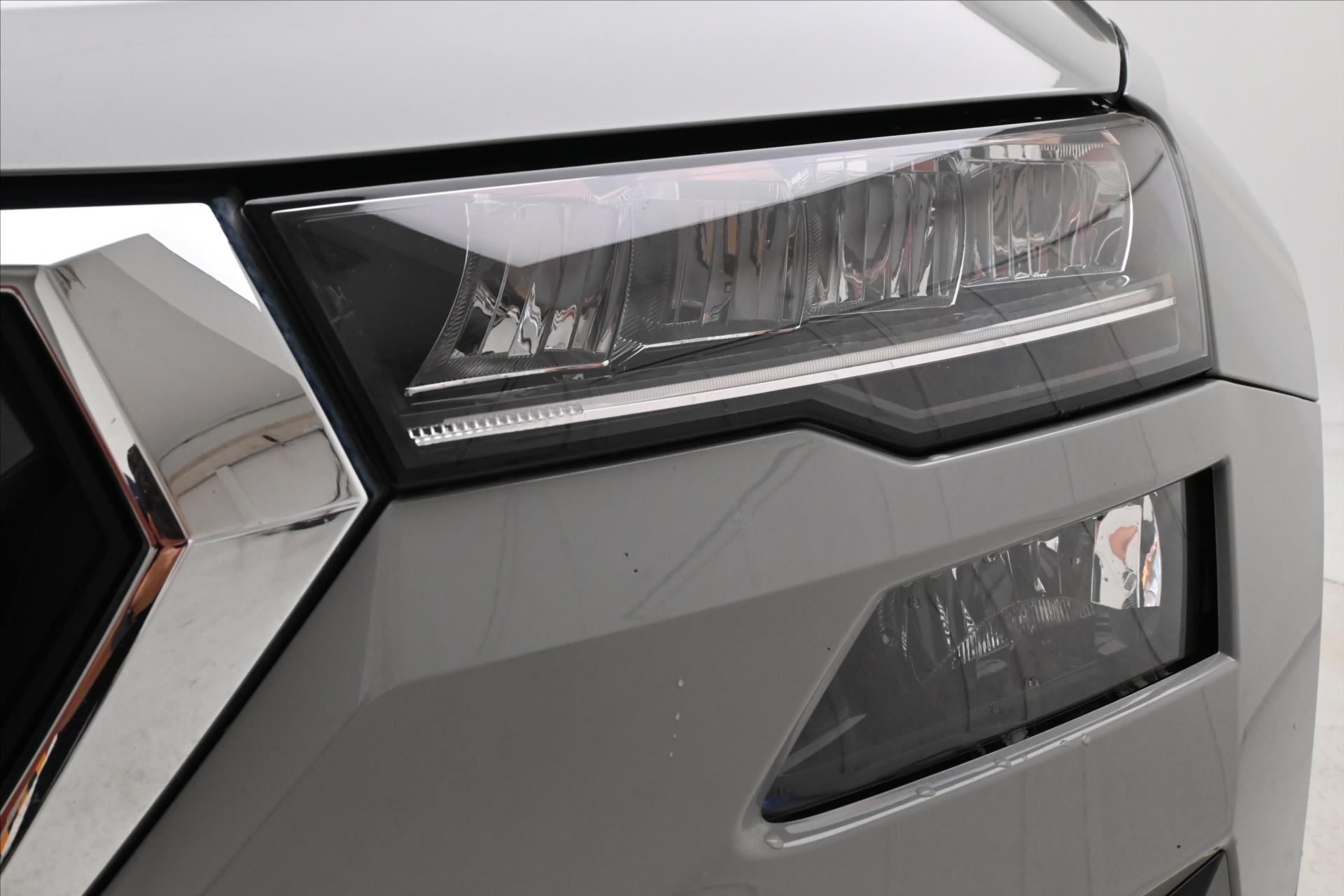 Hlavní fotografie vozu Škoda Karoq 2,0 TDI 85 kW DSG Ambition Záruka až 5 let (30)