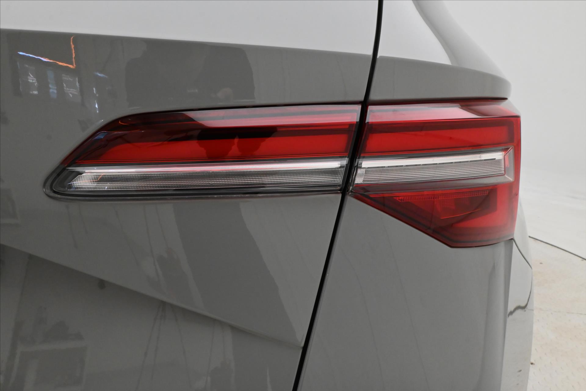 Hlavní fotografie vozu Škoda Karoq 2,0 TDI 85 kW DSG Ambition Záruka až 5 let (31)