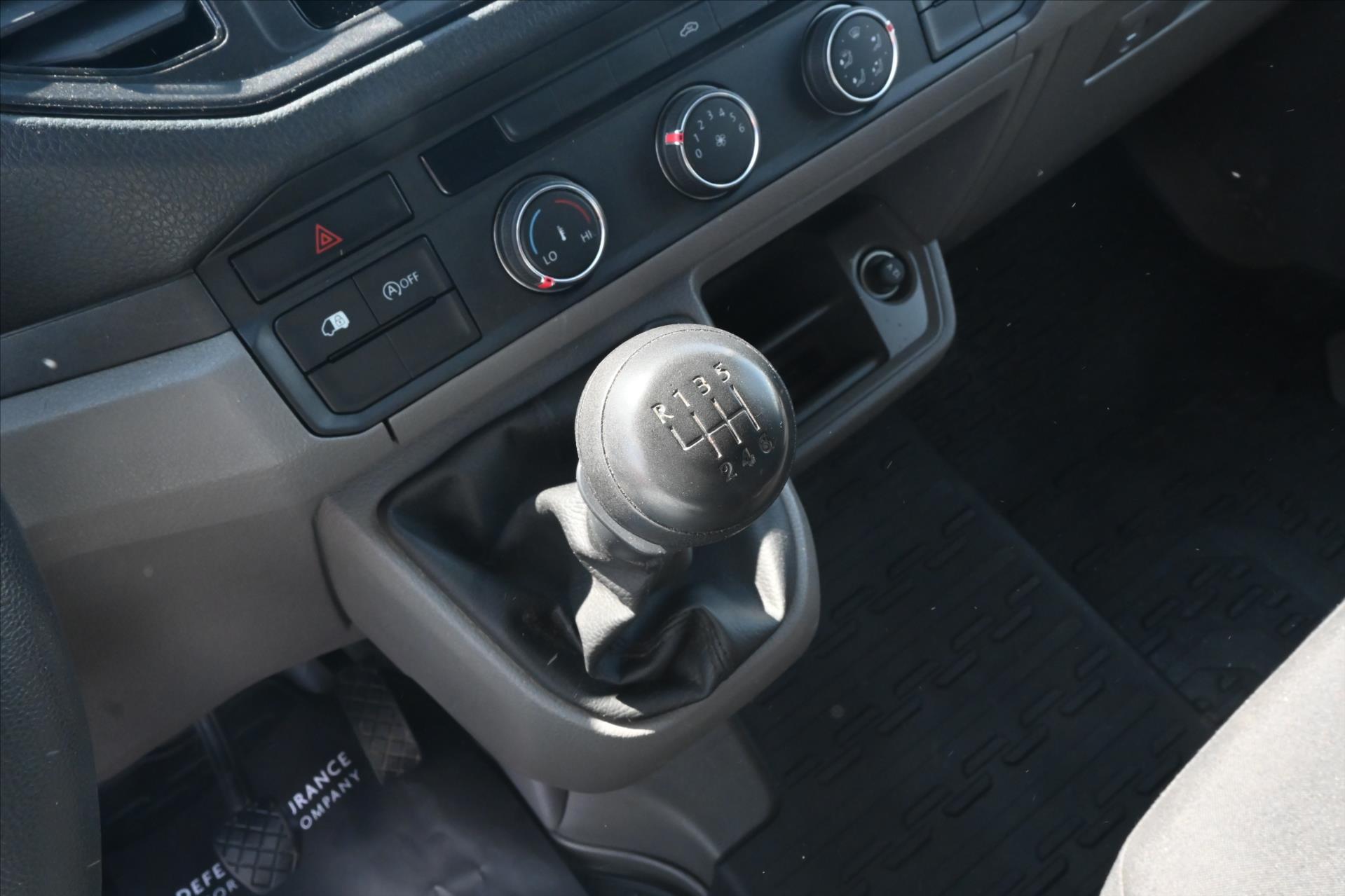 Hlavní fotografie vozu Volkswagen Crafter 2,0 TDI 103 kW L2H2 Tempomat Tažné Záruka až 5 let (21)