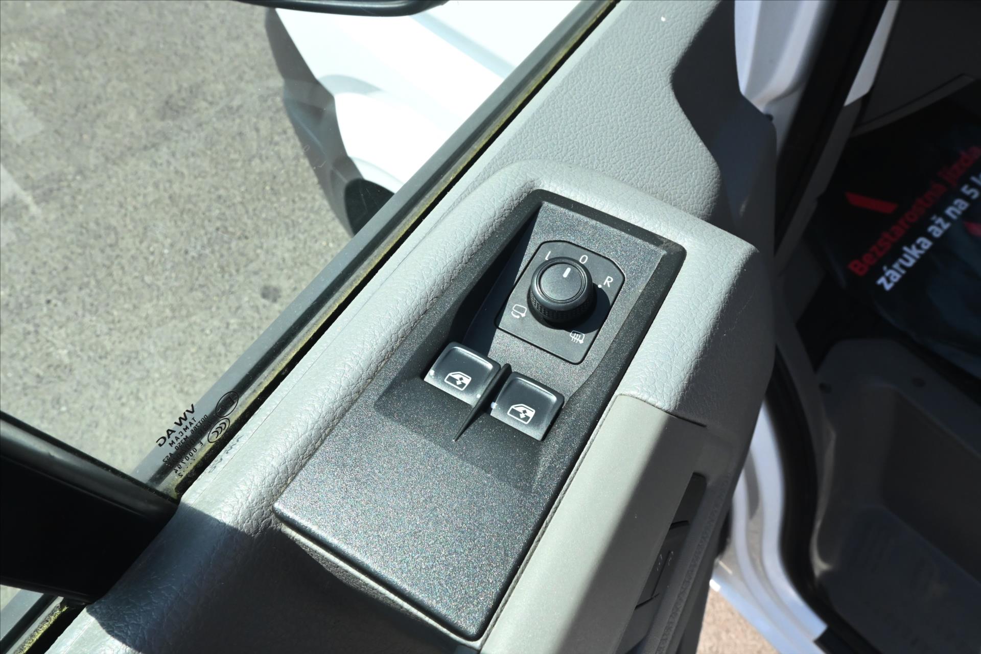 Hlavní fotografie vozu Volkswagen Crafter 2,0 TDI 103 kW L2H2 Tempomat Tažné Záruka až 5 let (24)