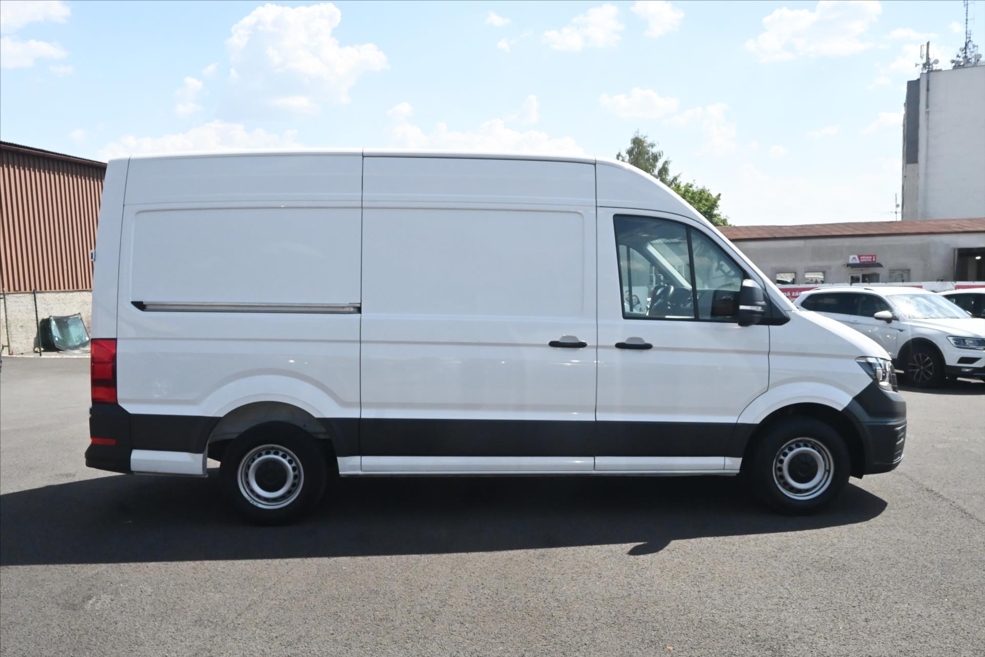 Hlavní fotografie vozu Volkswagen Crafter 2,0 TDI 103 kW L2H2 Tempomat Tažné Záruka až 5 let (4)