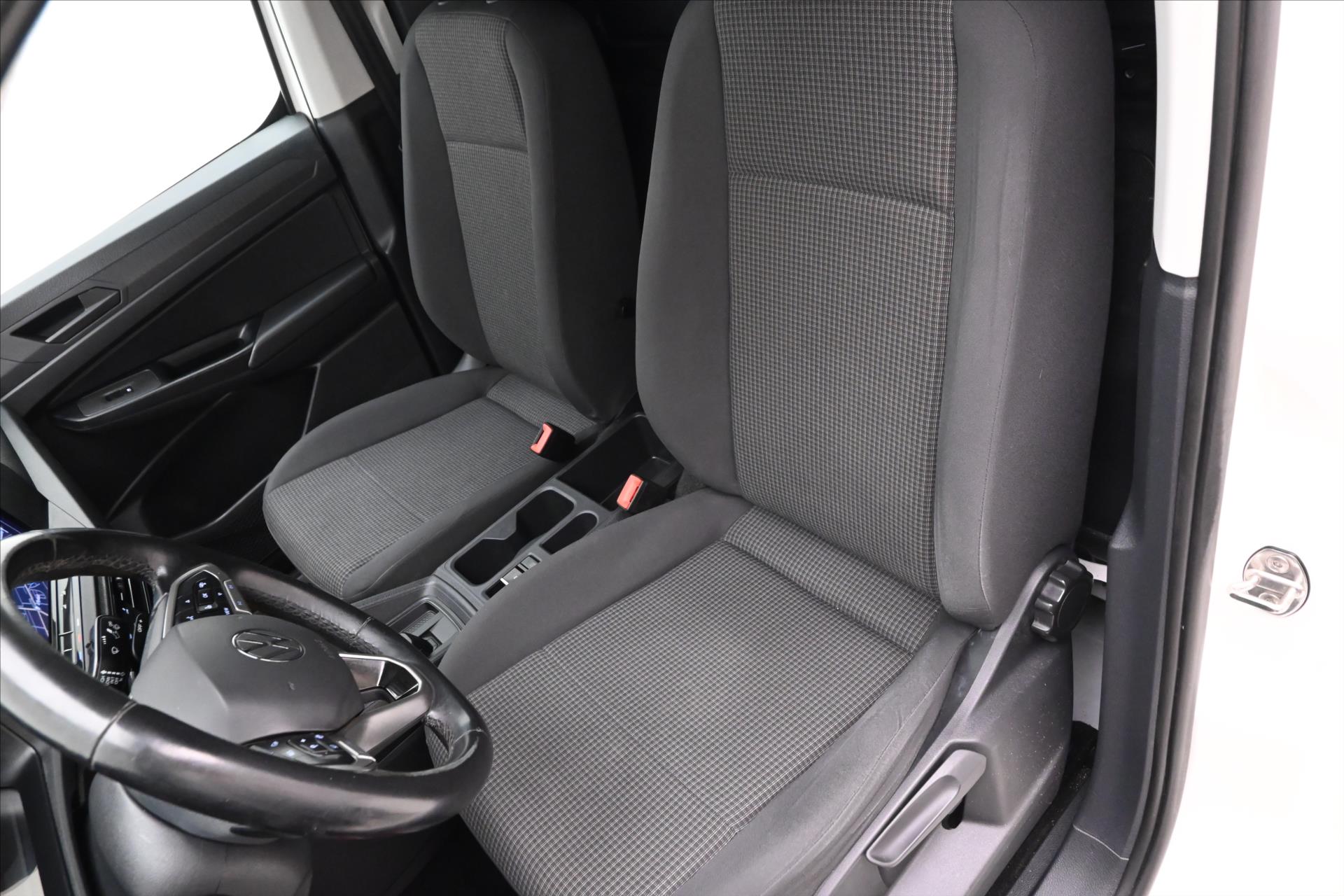 Hlavní fotografie vozu Volkswagen Caddy 2,0 TDI 90kW DSG Záruka až 5 let (26)