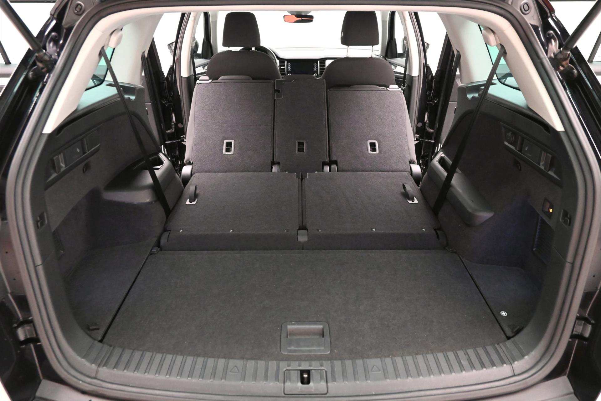 Hlavní fotografie vozu Škoda Kodiaq 2,0 TDI 110 kW DSG Ambition 7míst Záruka až 5 let (12)