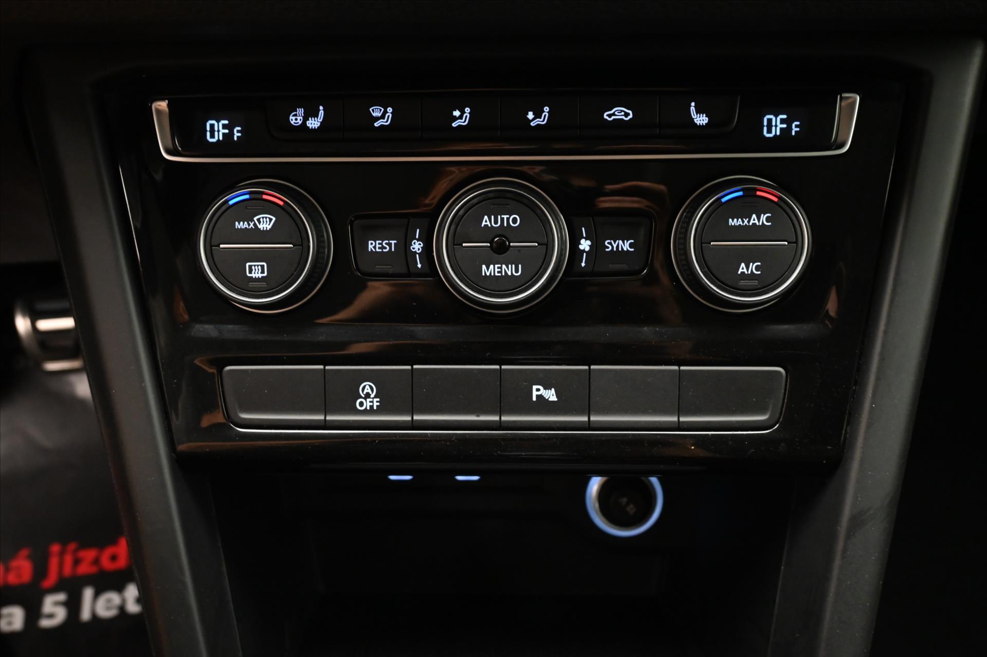 Hlavní fotografie vozu Volkswagen Touran 2,0 TDI 110 kW TAŽNÉ LED Záruka až 5 let (21)