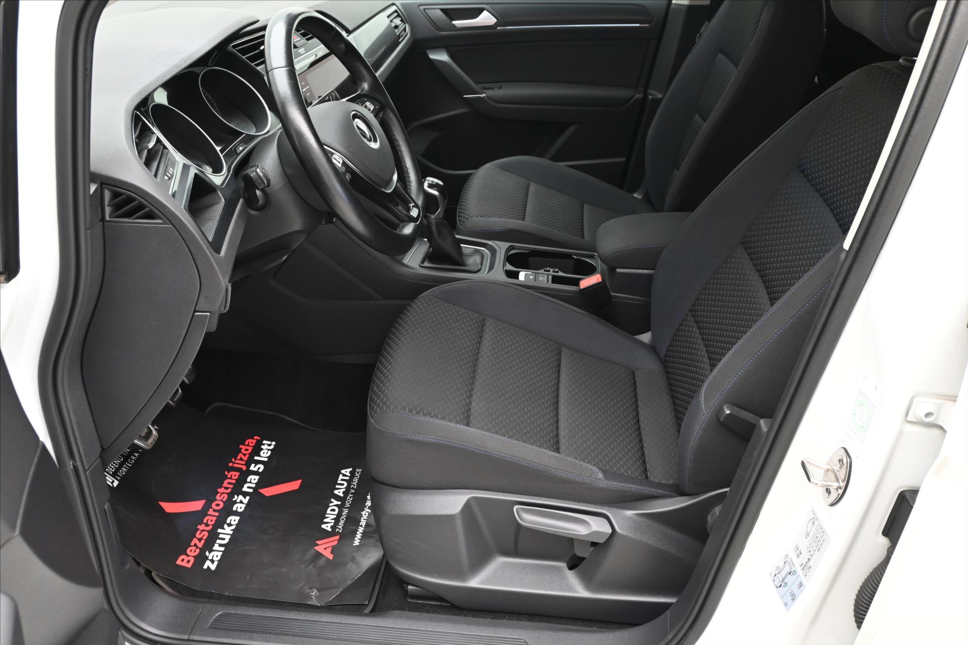 Hlavní fotografie vozu Volkswagen Touran 2,0 TDI 110 KW TAŽNÉ LED Záruka až 5 let (13)