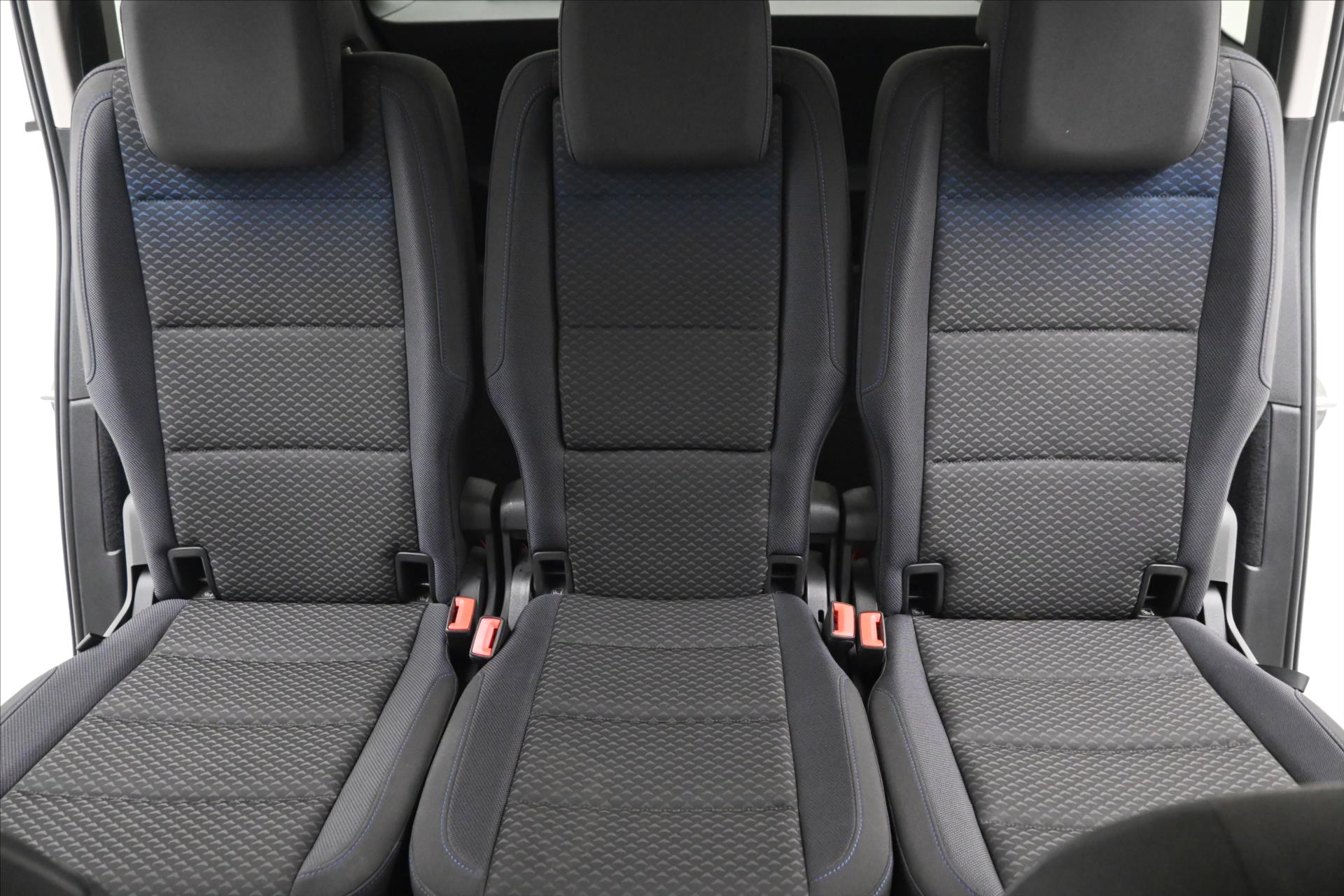 Hlavní fotografie vozu Volkswagen Touran 2,0 TDI 110 kW TAŽNÉ LED Záruka až 5 let (28)