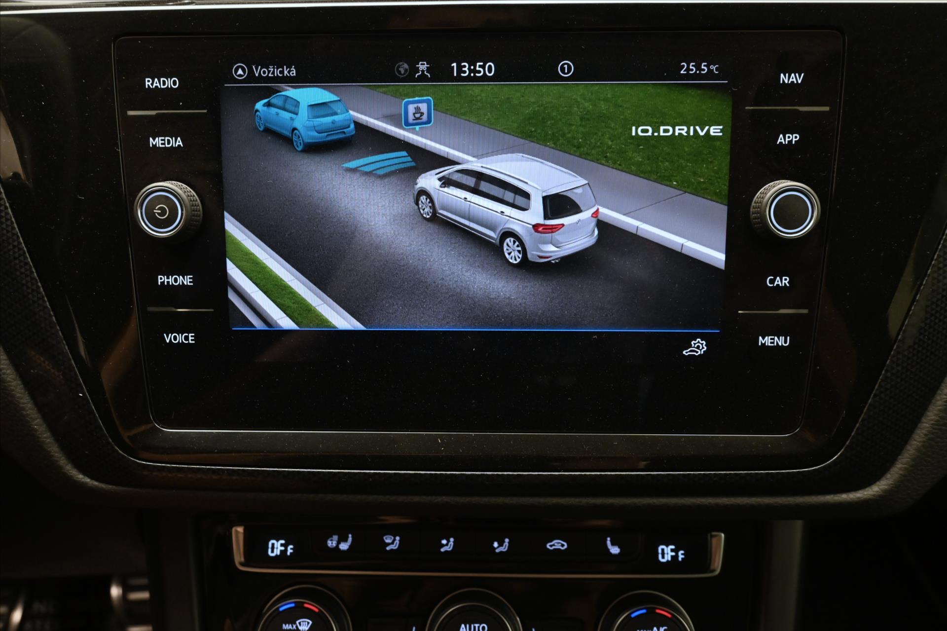 Hlavní fotografie vozu Volkswagen Touran 2,0 TDI 110 KW TAŽNÉ LED Záruka až 5 let (19)