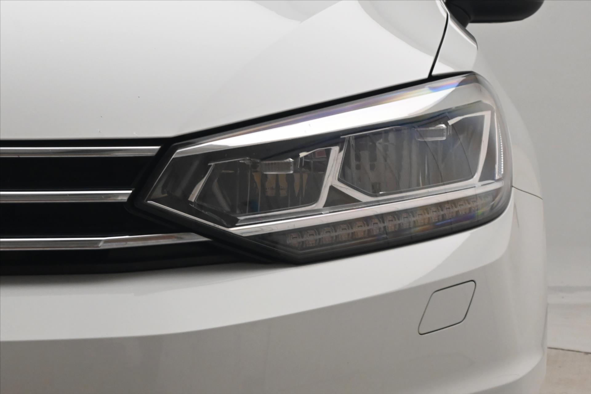 Hlavní fotografie vozu Volkswagen Touran 2,0 TDI 110kWTAŽNÉ LED Záruka až 5 let (30)