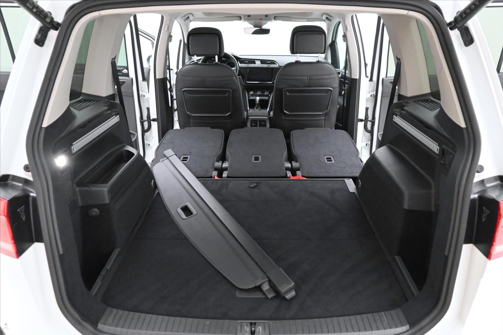 Hlavní fotografie vozu Volkswagen Touran 2,0 TDI 110 kW DSG COMFORT Záruka až 5 let (12)