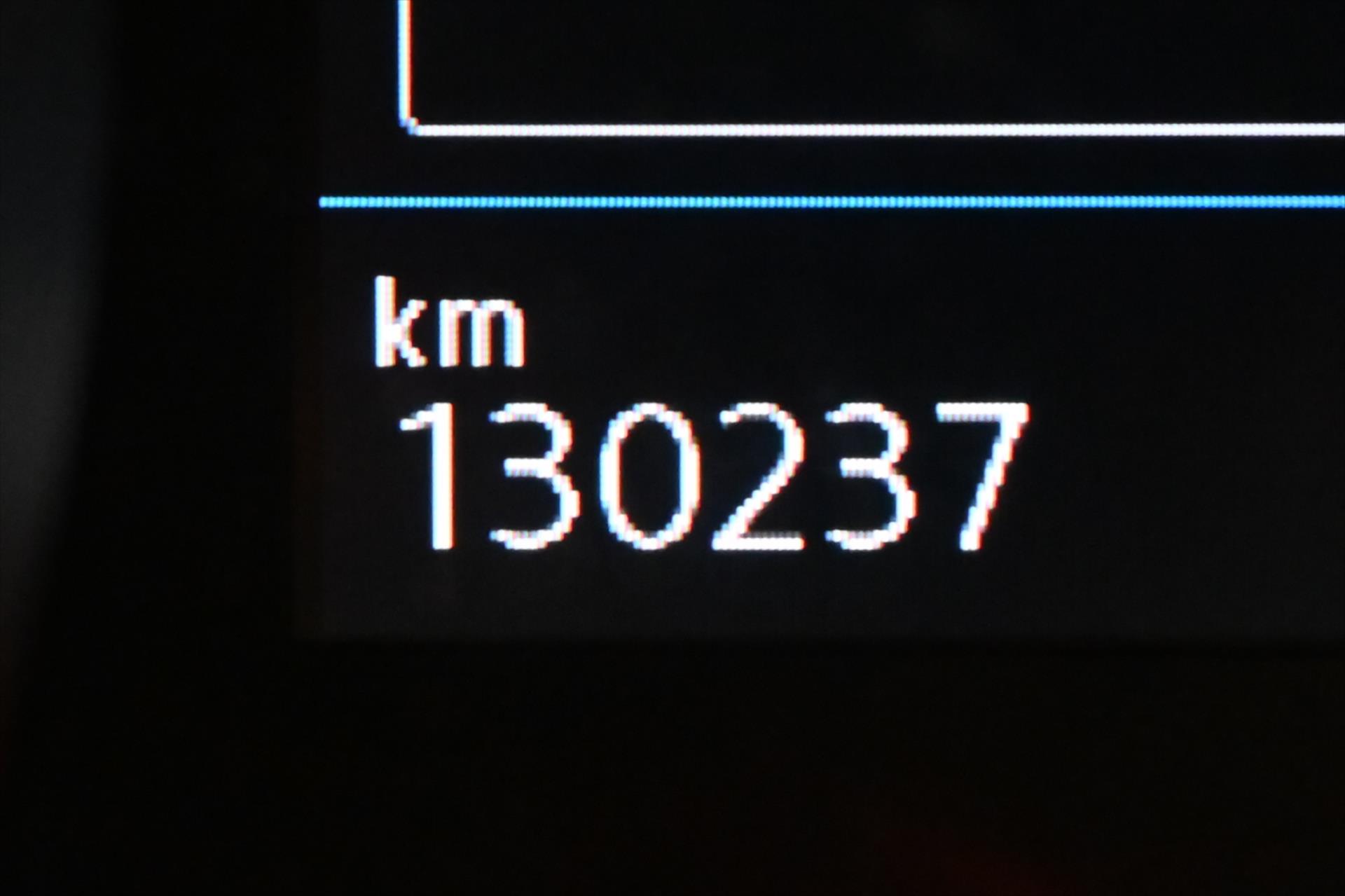 Hlavní fotografie vozu Volkswagen Touran 2,0 TDI 110 kW DSG COMFORT Záruka až 5 let (18)