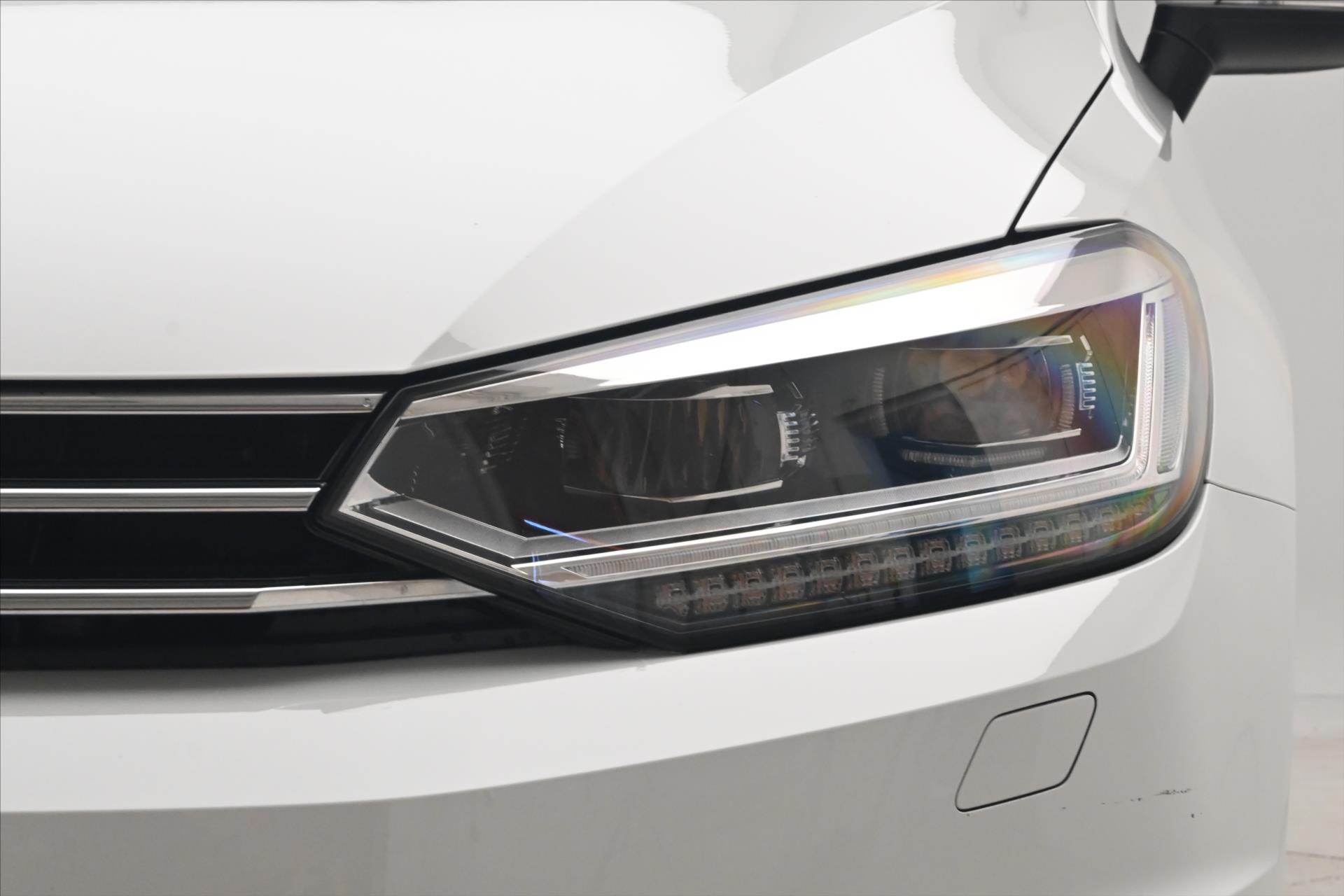 Hlavní fotografie vozu Volkswagen Touran 2,0 TDI 110kW DSG COMFORT Záruka až 5 let (31)