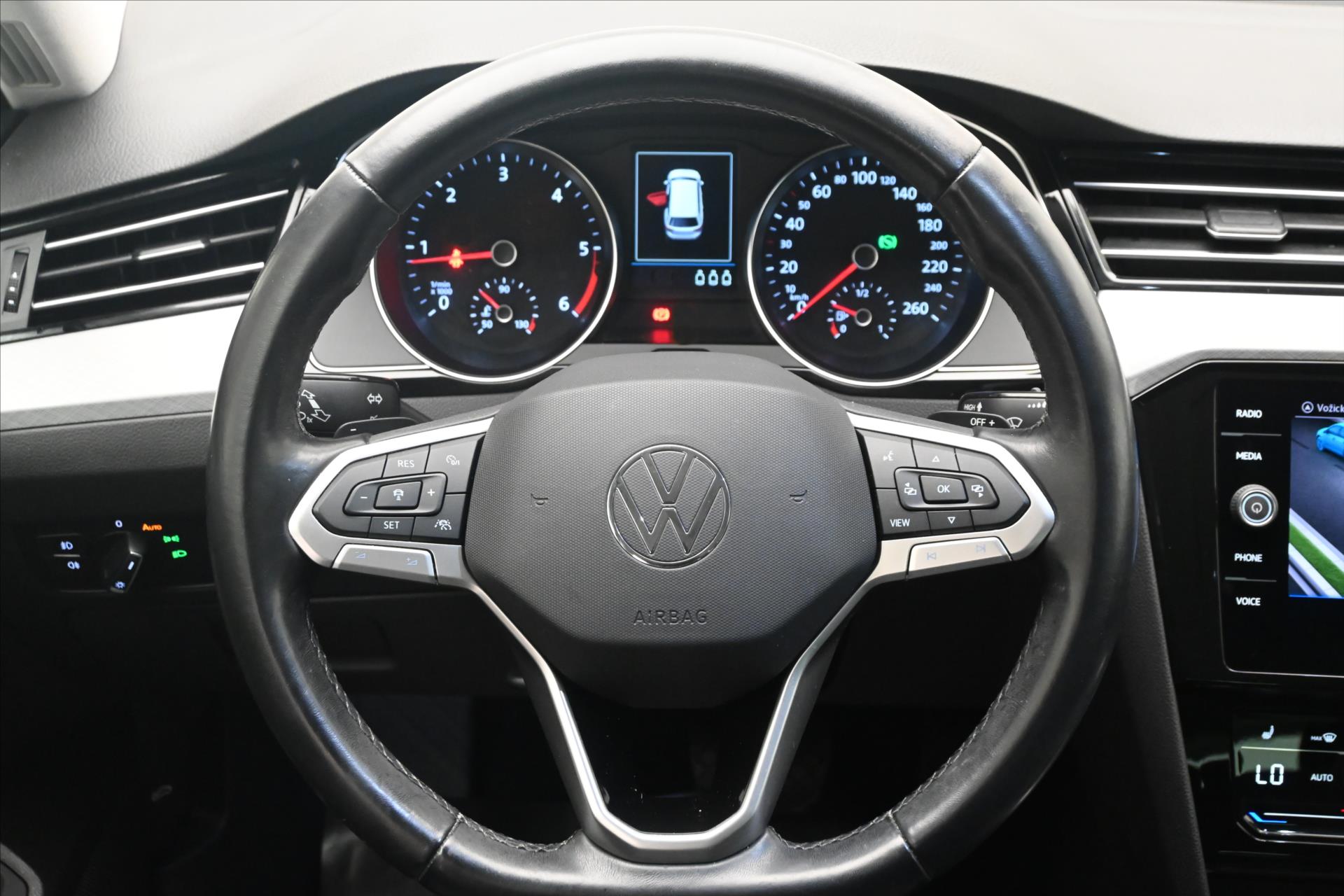 Hlavní fotografie vozu Volkswagen Passat 2,0 TDI 110 kW DSG Business Záruka až 5 let (17)