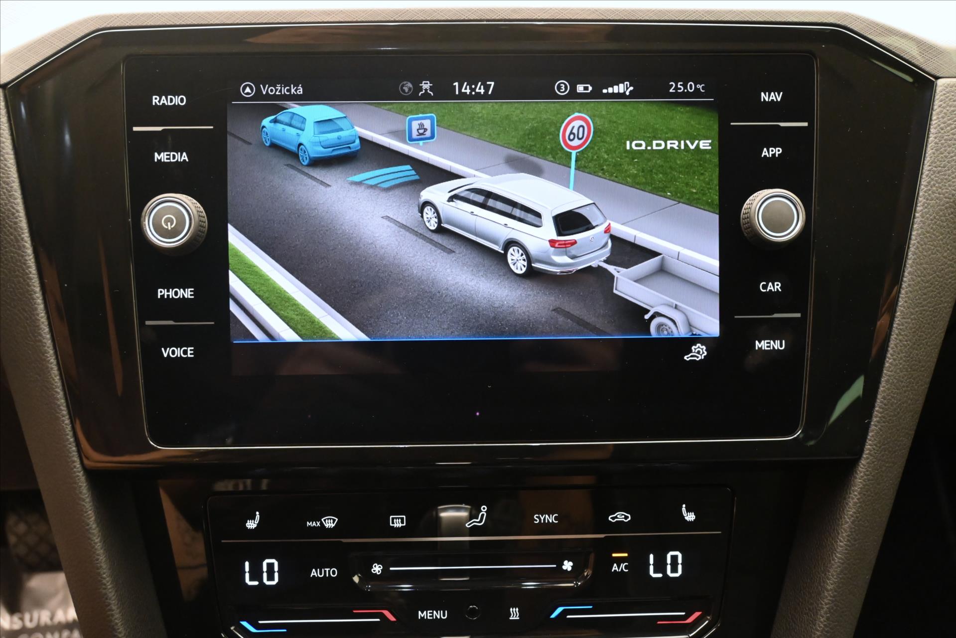 Hlavní fotografie vozu Volkswagen Passat 2,0 TDI 110 kW DSG Business Záruka až 5 let (18)