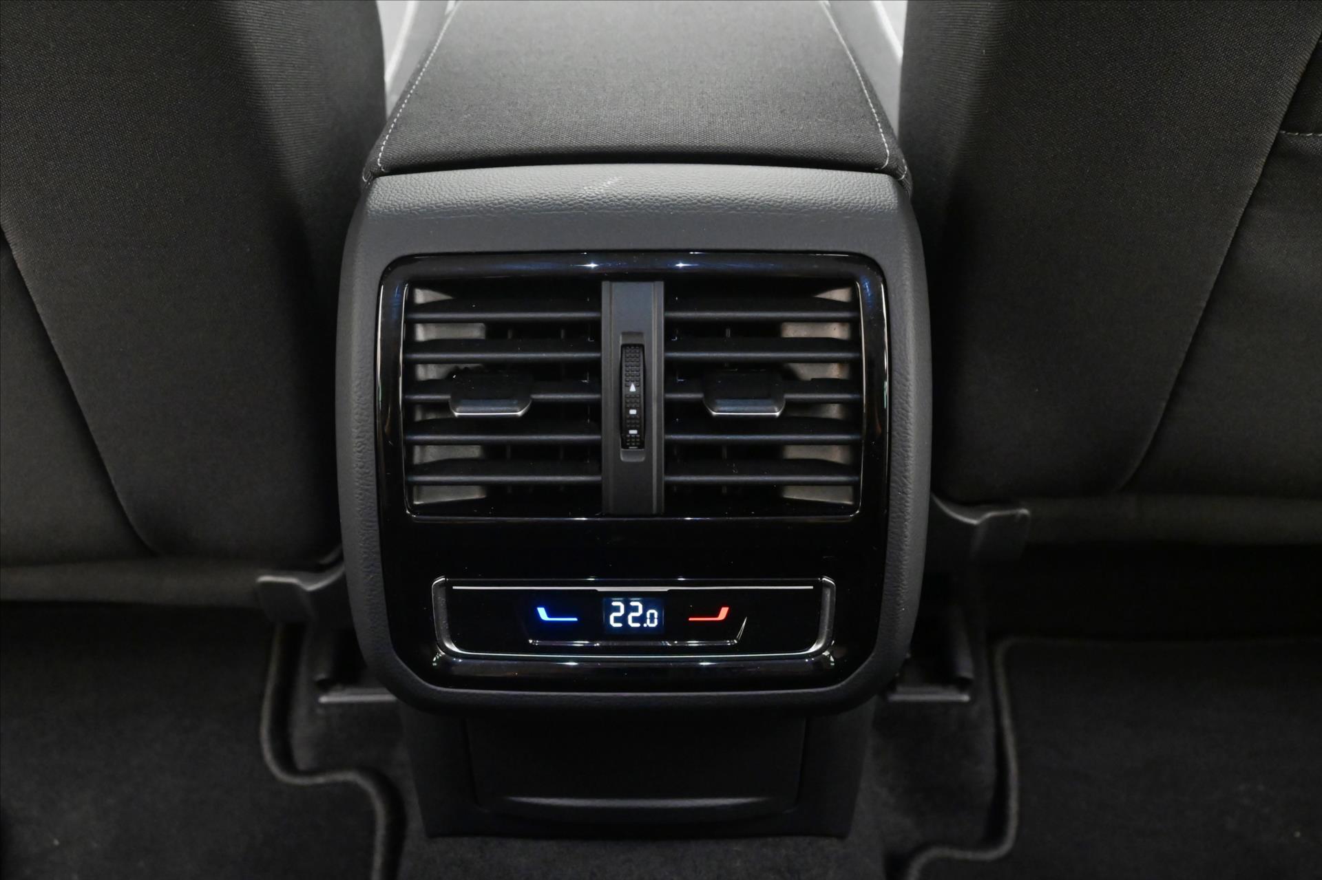 Hlavní fotografie vozu Volkswagen Passat 2,0 TDI 110 kW DSG Business Záruka až 5 let (21)