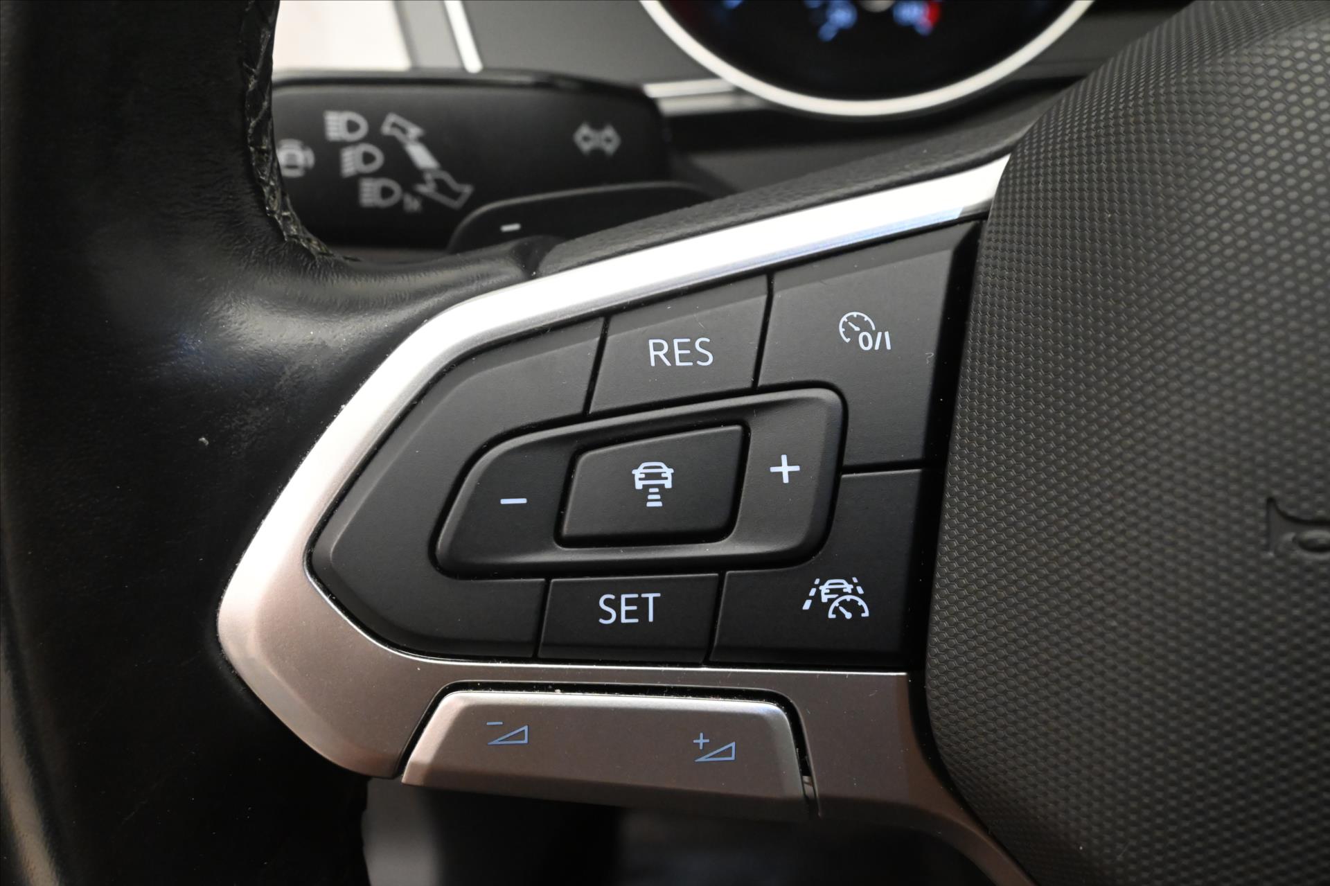 Hlavní fotografie vozu Volkswagen Passat 2,0 TDI 110 kW DSG Business Záruka až 5 let (23)