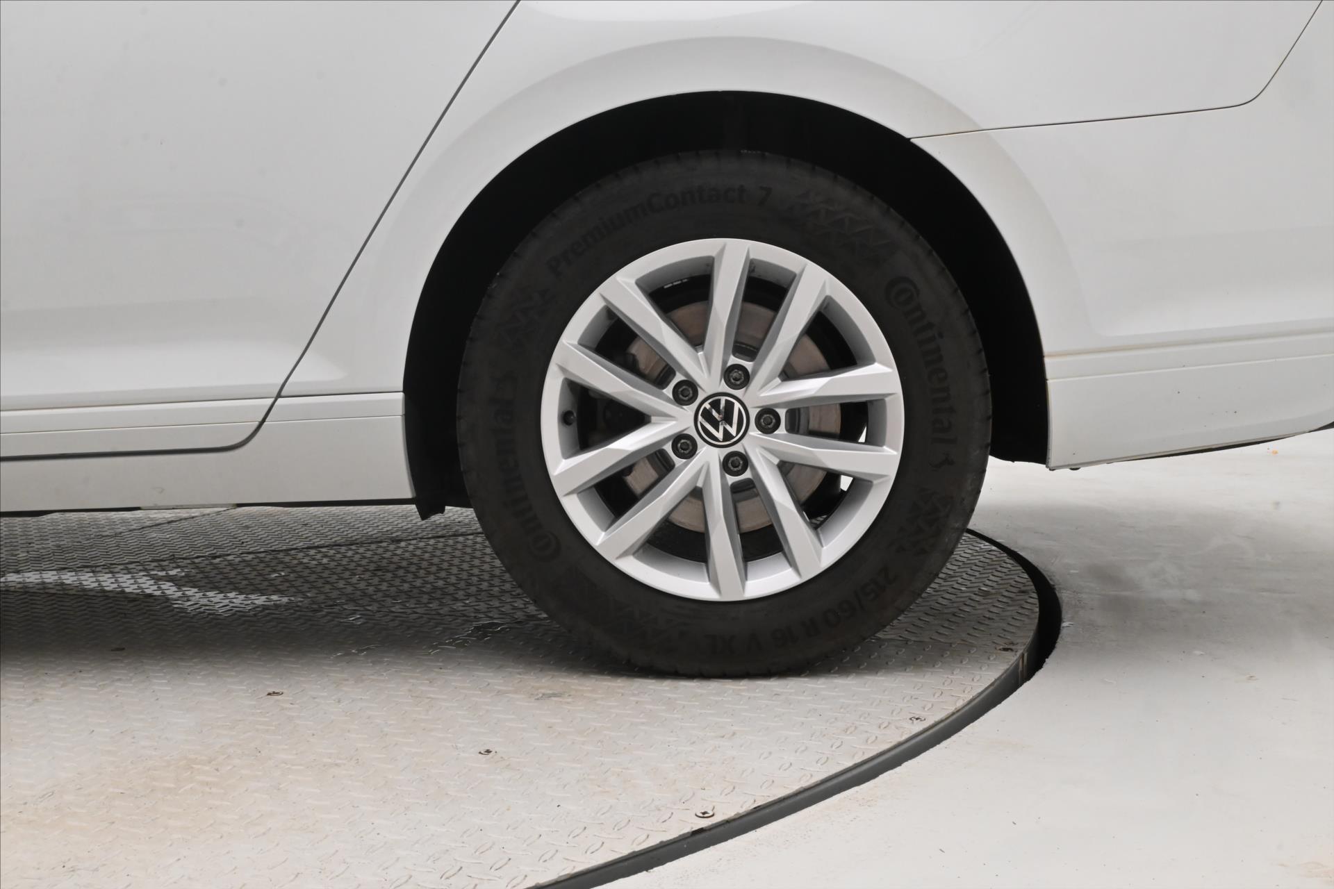 Hlavní fotografie vozu Volkswagen Passat 2,0 TDI 110 kW DSG Business Záruka až 5 let (31)