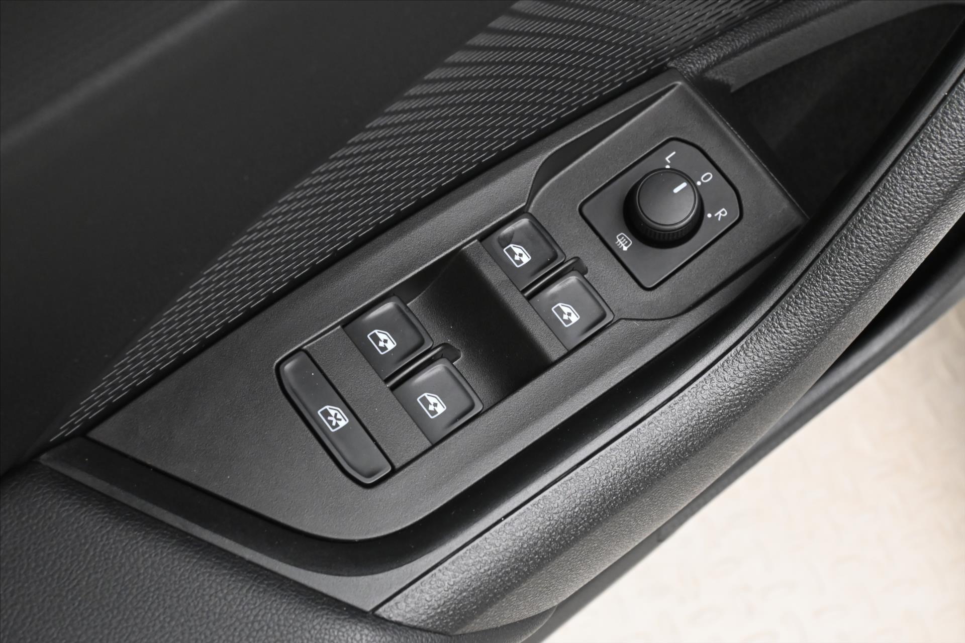 Hlavní fotografie vozu Škoda Octavia 2,0 TDI 110kW DSG Ambition Záruka až 5 let (25)