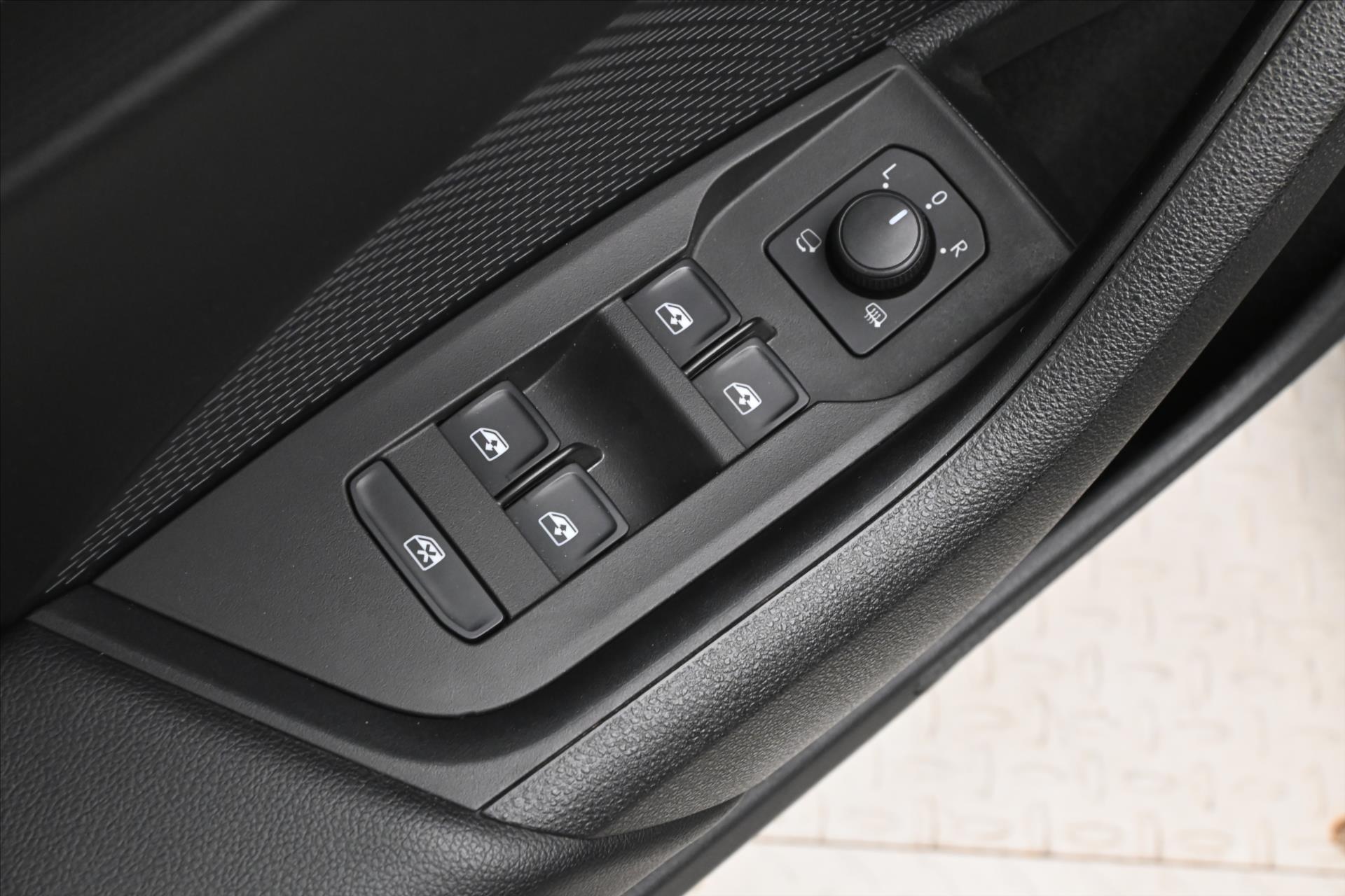 Hlavní fotografie vozu Škoda Octavia 2,0 TDI 110kW DSG Style Záruka až 5 let (26)