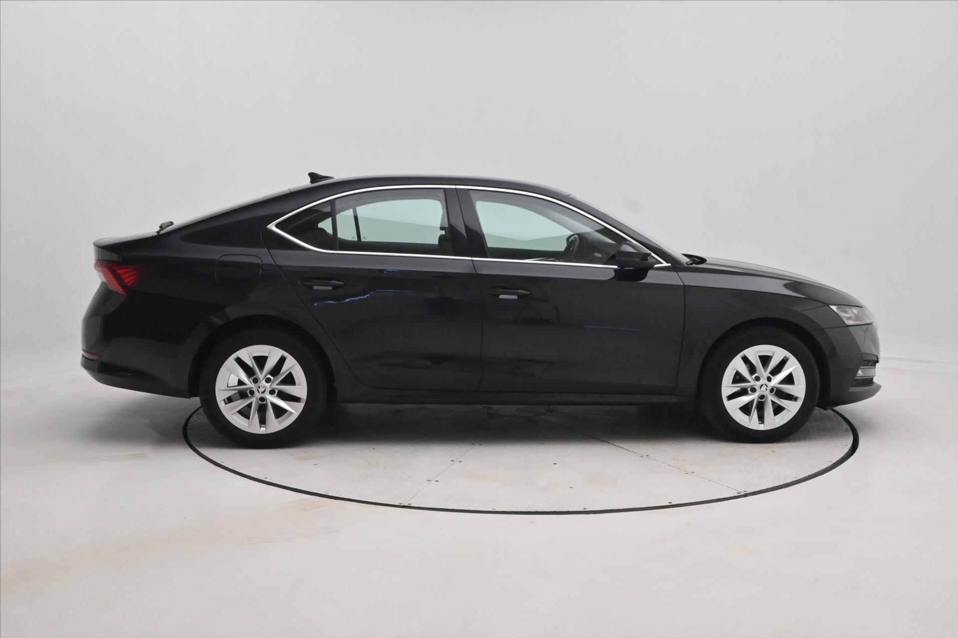 Hlavní fotografie vozu Škoda Octavia 2,0 TDI 110kW DSG Style Záruka až 5 let (4)
