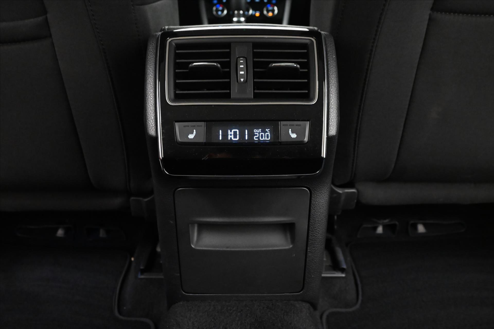 Hlavní fotografie vozu Škoda Superb 1,5 TSI 110 kW DSG Business Záruka až 5 let (22)
