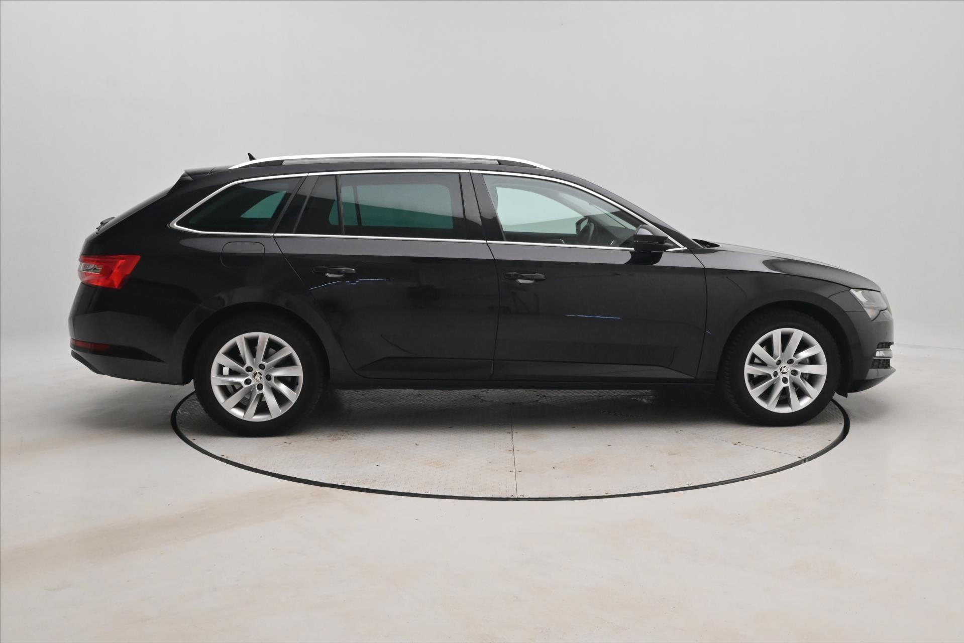 Hlavní fotografie vozu Škoda Superb 1,5 TSI 110 kW DSG Business Záruka až 5 let (4)