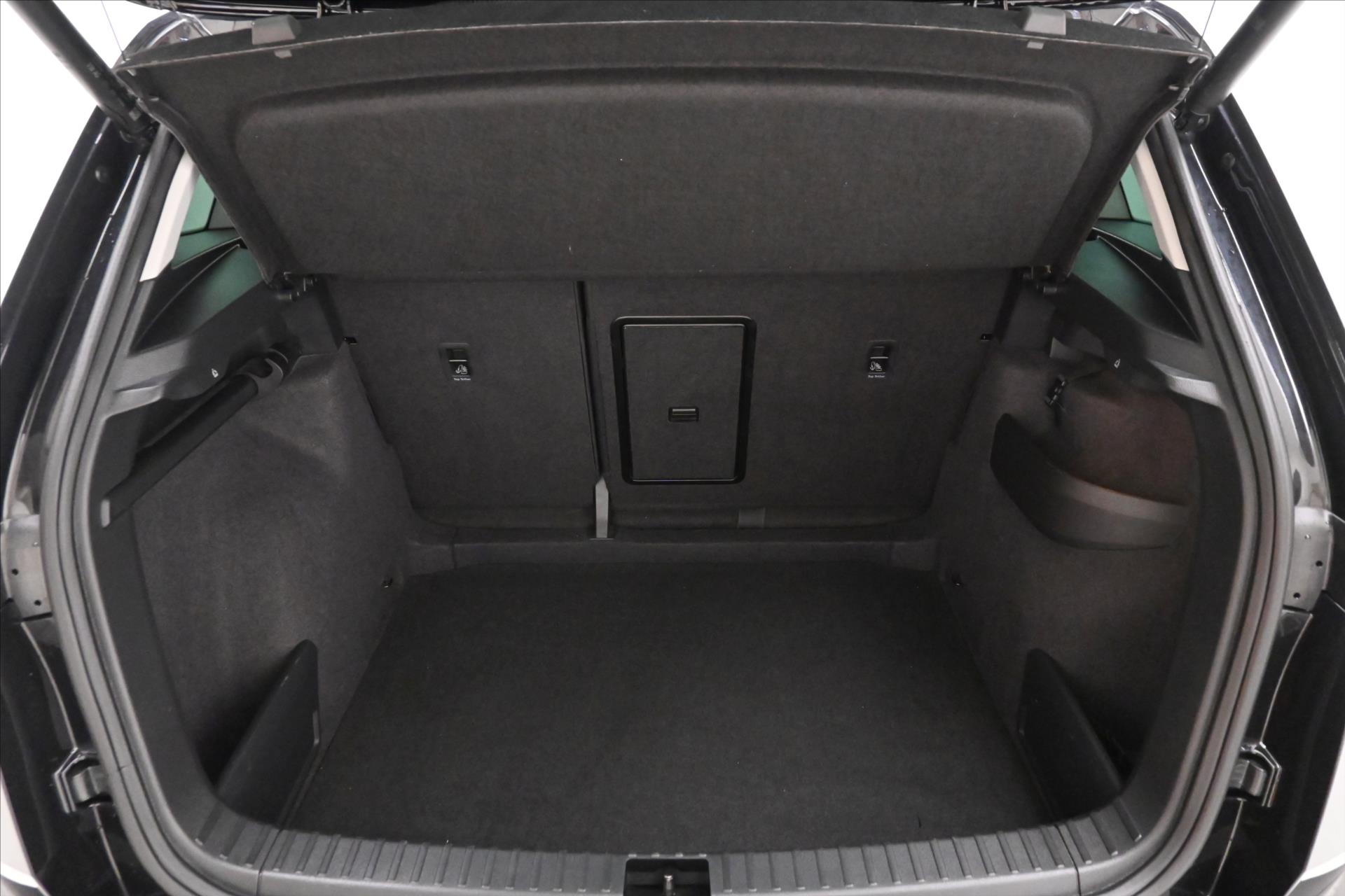 Main photo of the car Skoda Karoq 1.5 TSI 110kW DSG Style Warranty up to 5 years (10)