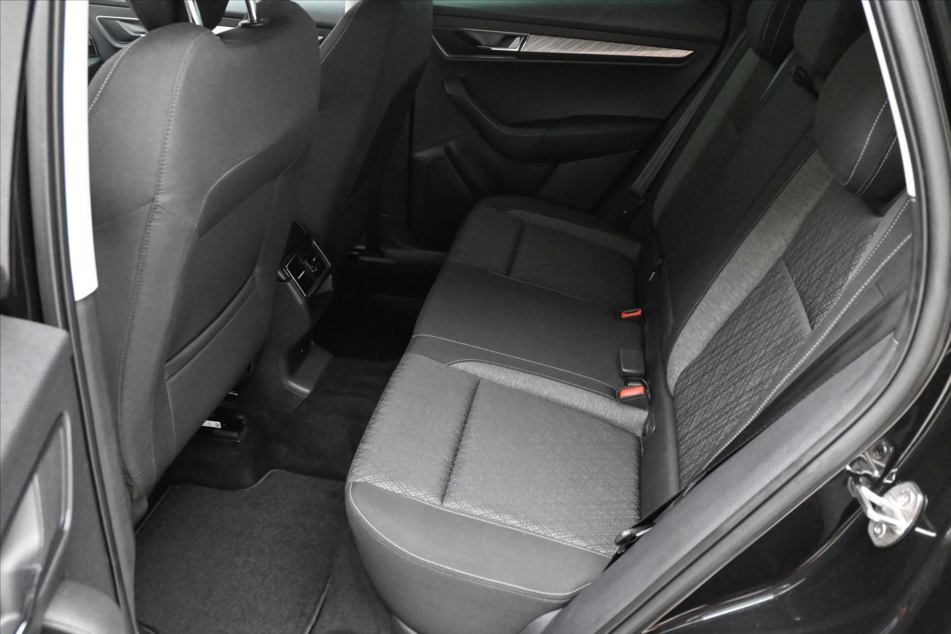 Main photo of the car Skoda Karoq 1.5 TSI 110kW DSG Style Warranty up to 5 years (14)
