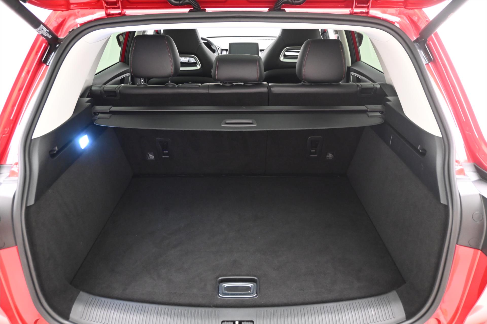 Hlavní fotografie vozu MG eHS 1,5 TGI PHEV 119kW AT Záruka až 5 let (10)