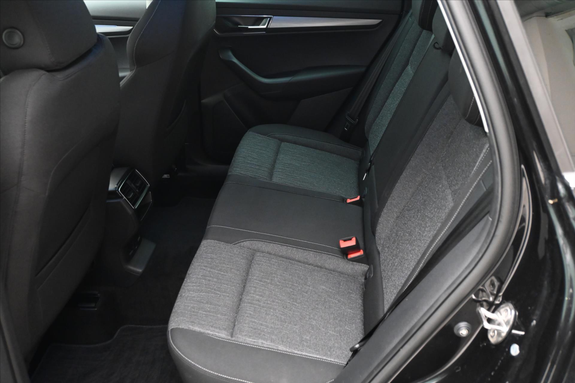 Hlavní fotografie vozu Škoda Karoq 2,0 TDI 85kW DSG Style Záruka až 5 let (14)