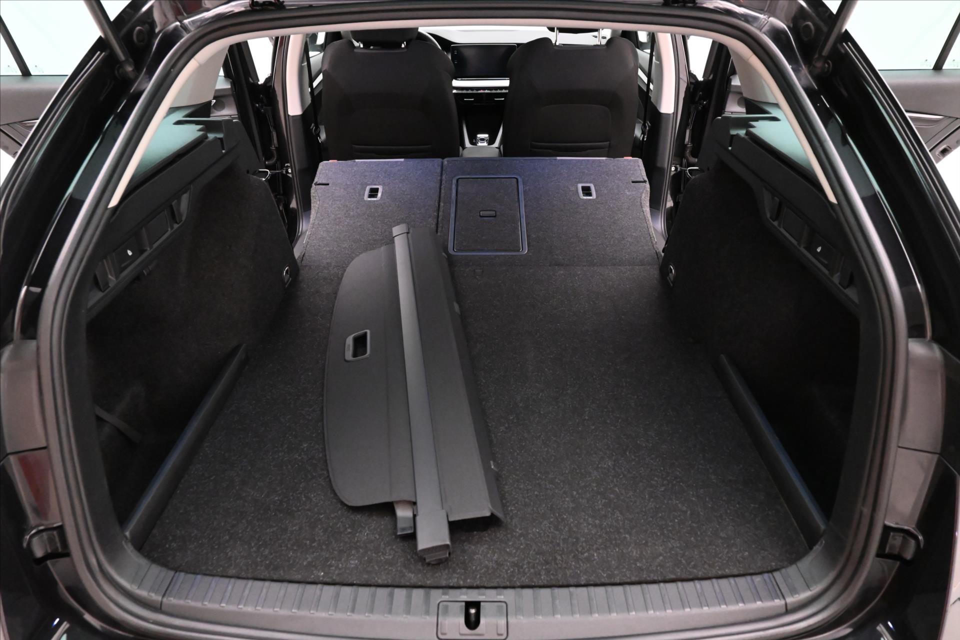 Hlavní fotografie vozu Škoda Octavia 1,4 TSI iV 150kW DSG Style Záruka až 5 let (12)