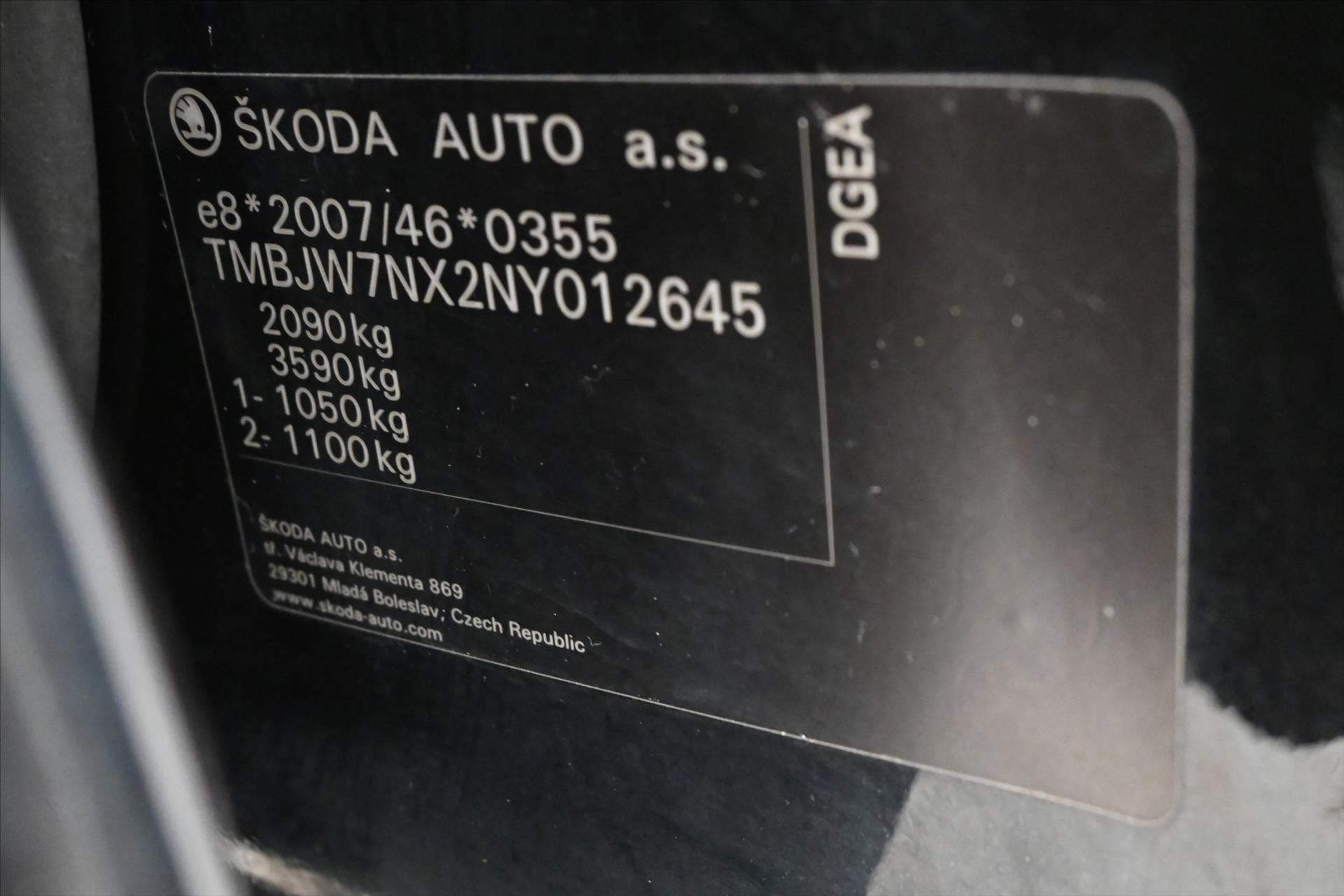 Hlavní fotografie vozu Škoda Octavia 1,4 TSI iV 150kW DSG Style Záruka až 5 let (13)