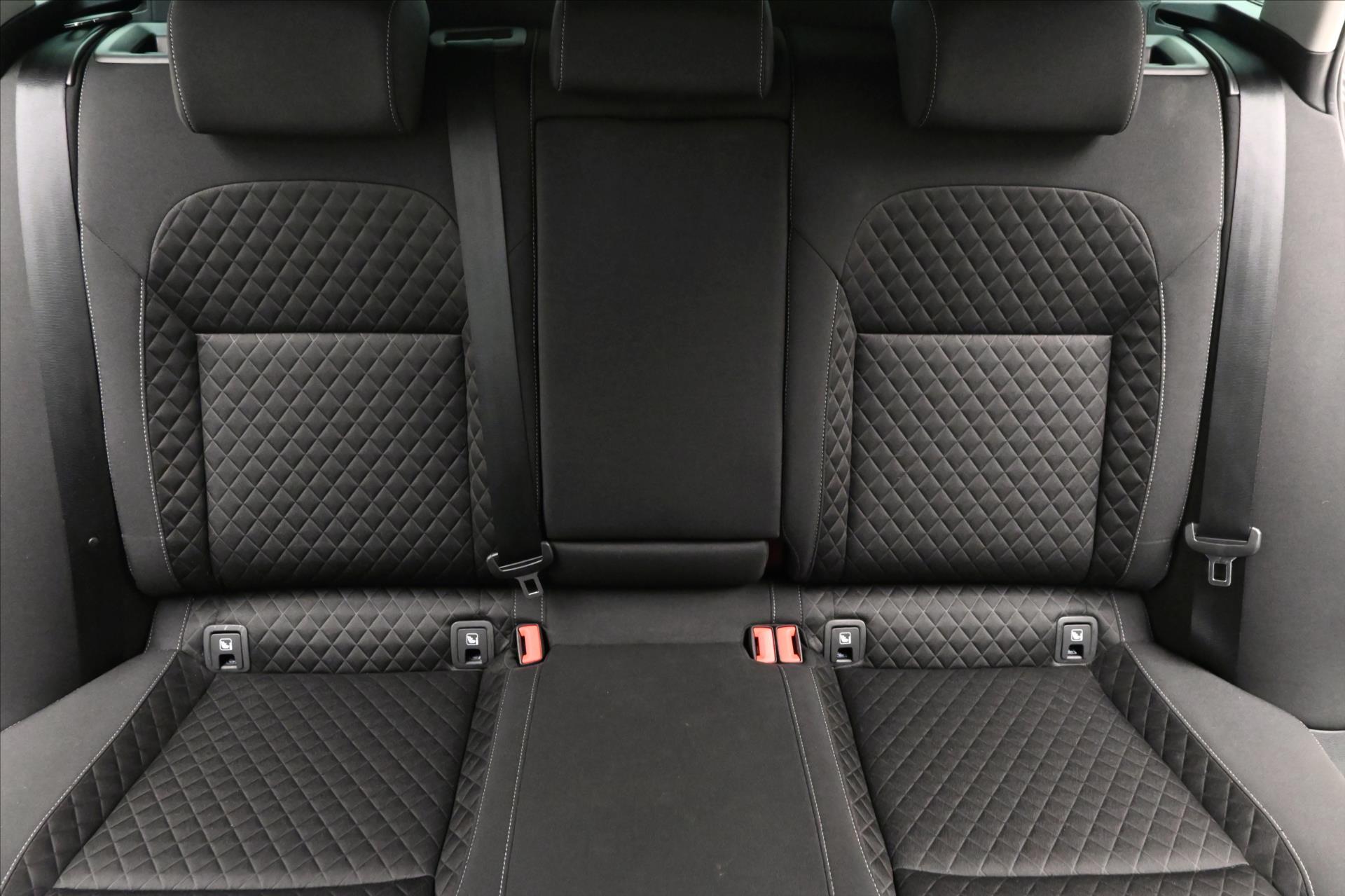 Hlavní fotografie vozu Škoda Superb 2,0 TDI 110kW DSG Clever Záruka až 5 let (27)