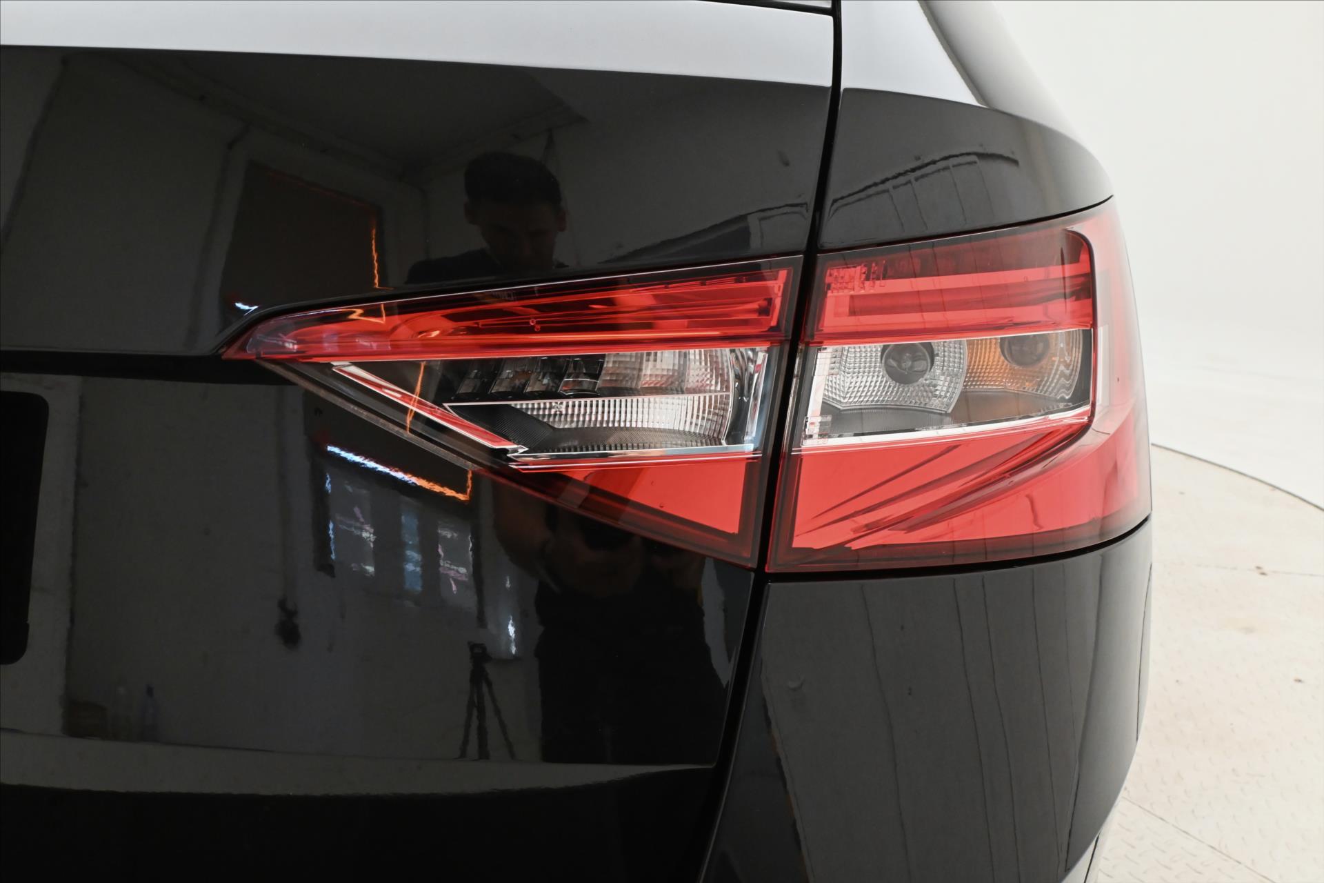 Hlavní fotografie vozu Škoda Superb 2,0 TDI 110kW DSG Clever Záruka až 5 let (29)