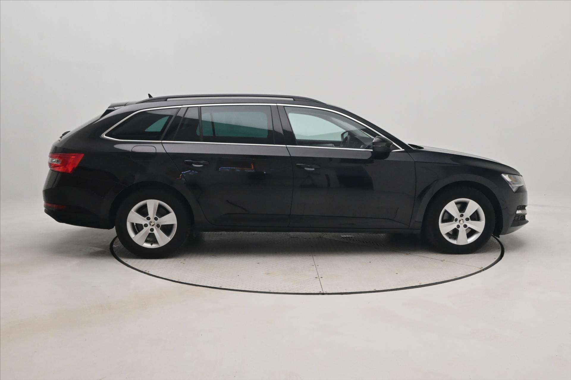 Hlavní fotografie vozu Škoda Superb 2,0 TDI 110kW DSG Clever Záruka až 5 let (4)