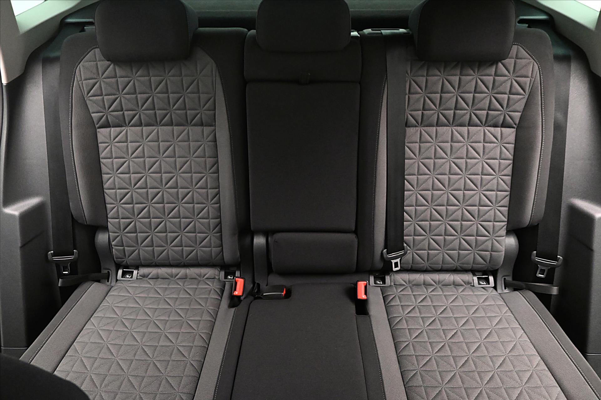 Hlavní fotografie vozu Volkswagen Tiguan 2,0 TDI 110kW DSG Life Záruka až 5 let (28)