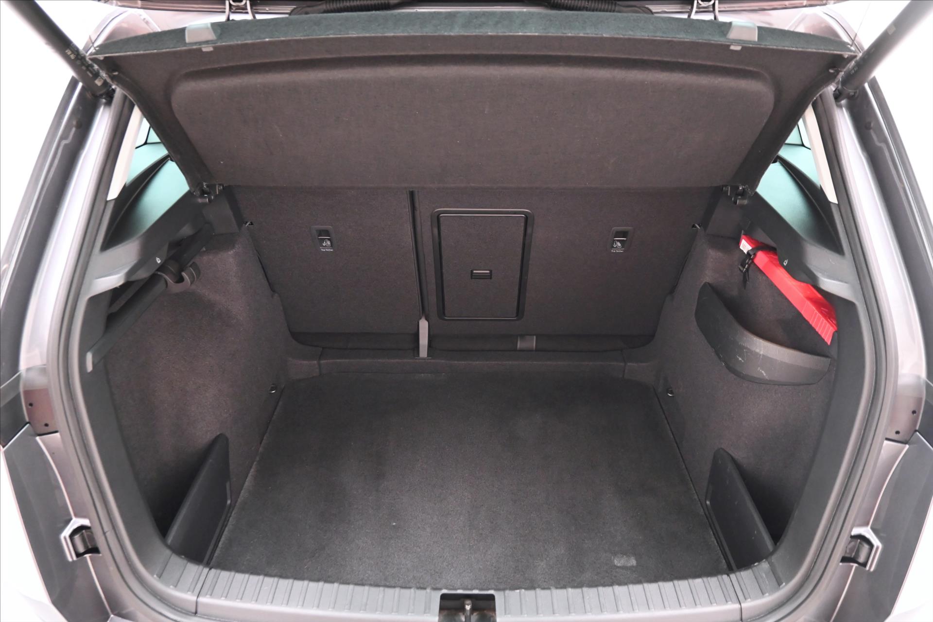 Hlavní fotografie vozu Škoda Karoq 2,0 TDI 110kW DSG 4x4 STYLE Záruka až 5 let (10)