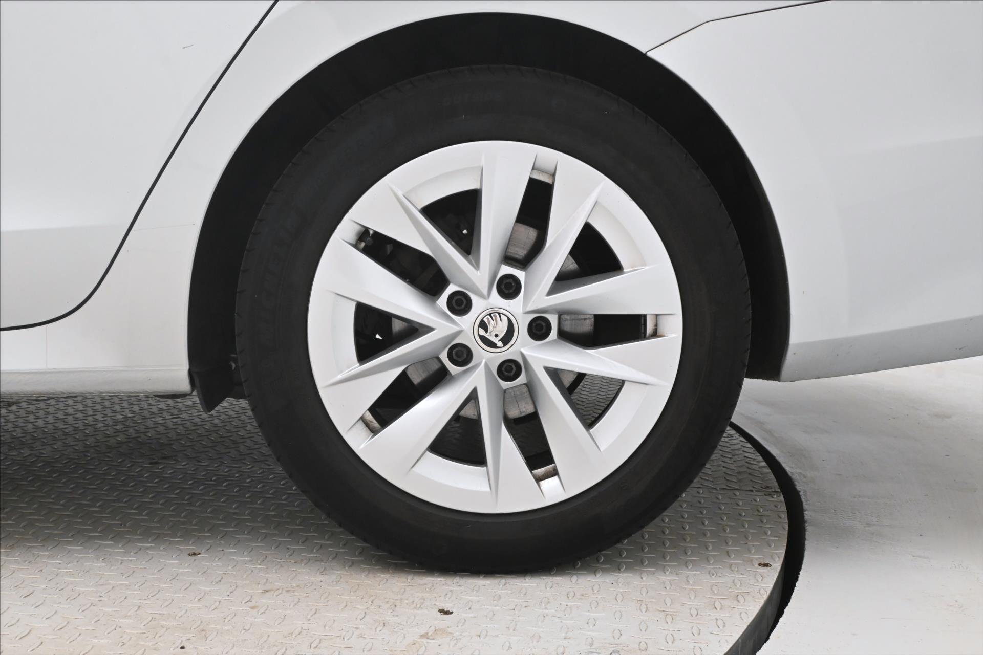 Main photo of the car Skoda Octavia 2.0 TDI 110kW DSG Style Warranty up to 5 years (33)