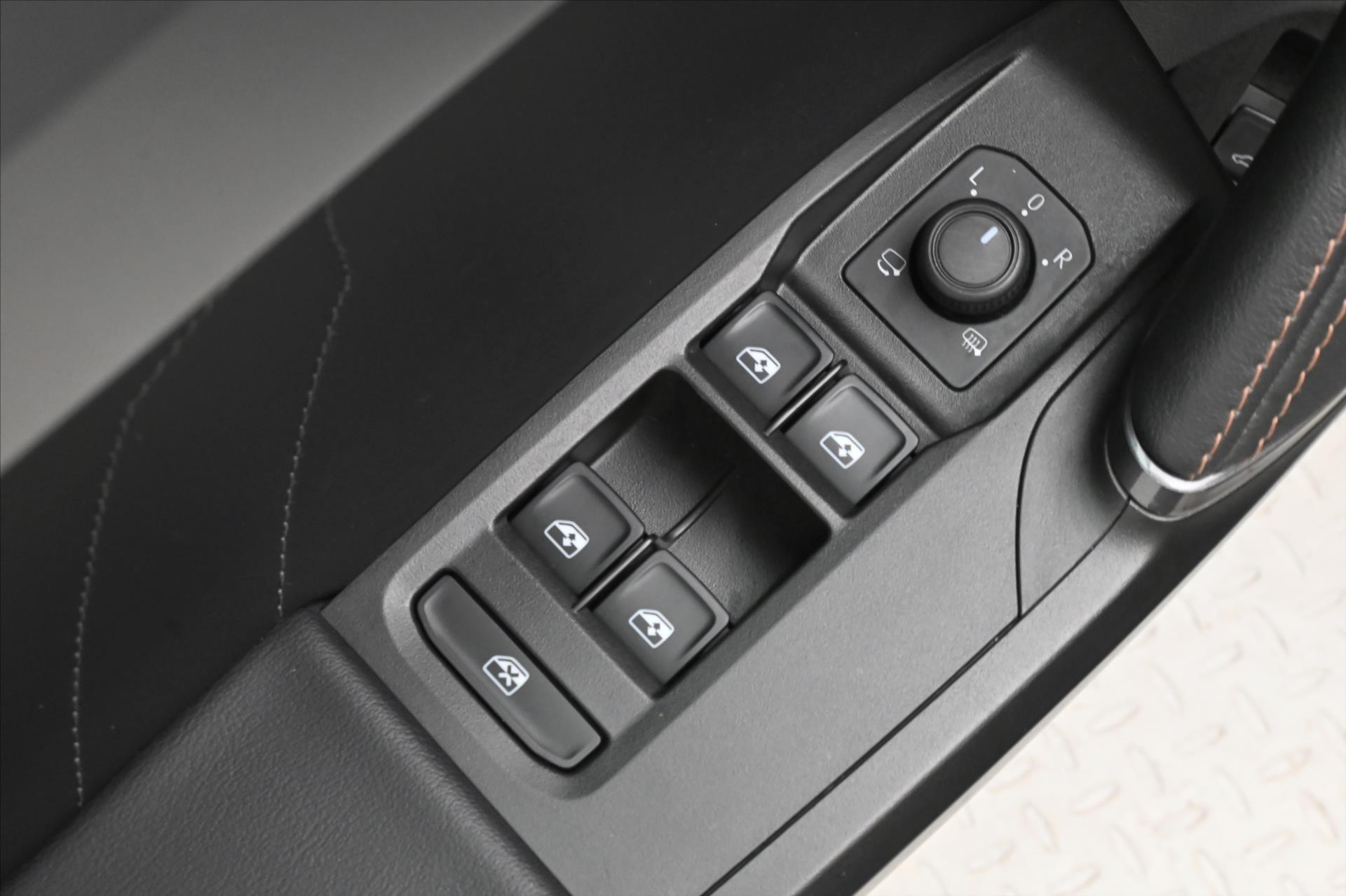 Hlavní fotografie vozu Cupra Leon 2,0 TDI 110 kW DSG Sportstourer Záruka až 5 let (30)