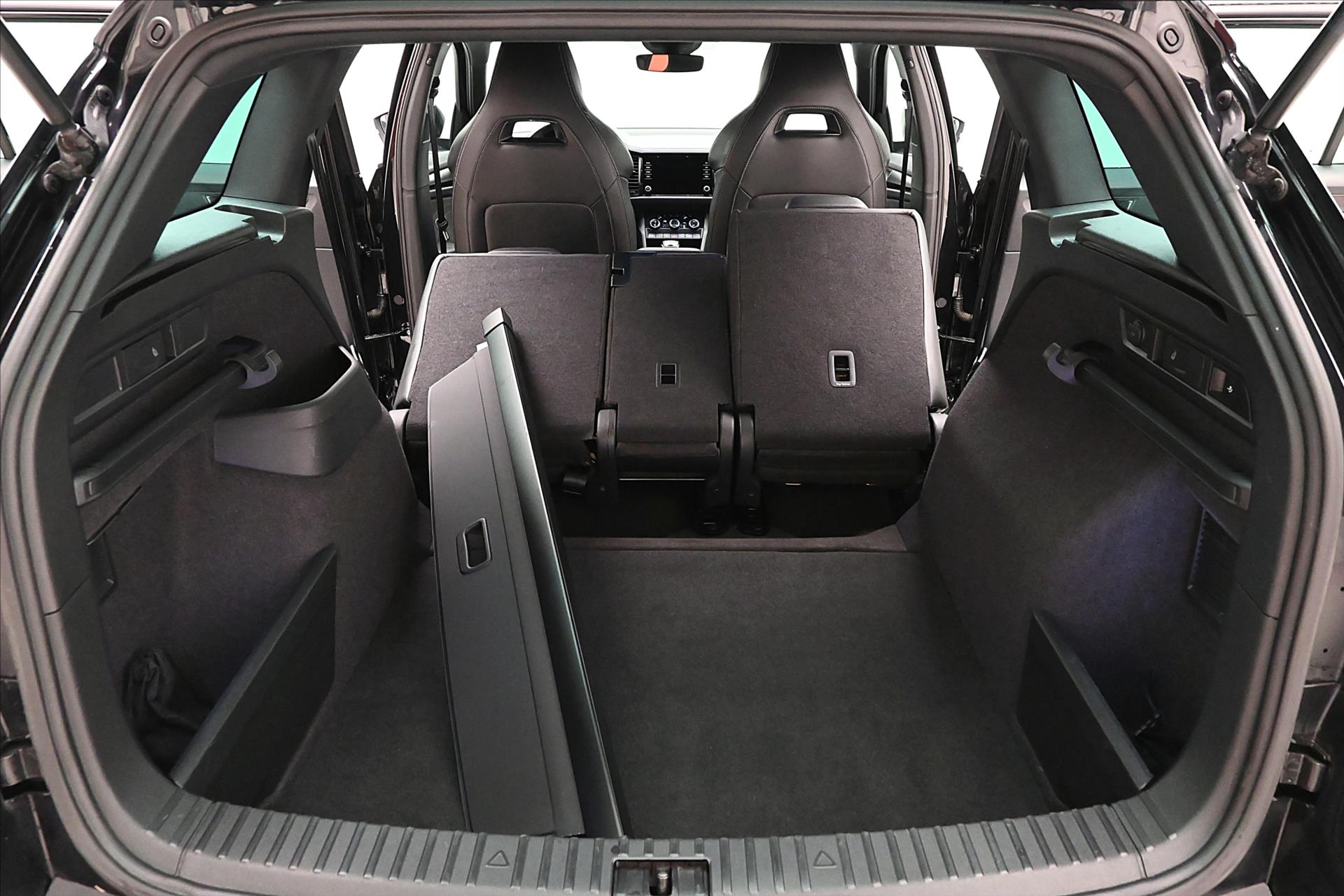 Main photo of the car Skoda Kodiaq 2.0 TDI 110KW DSG Sportline Warranty up to 5 years (12)