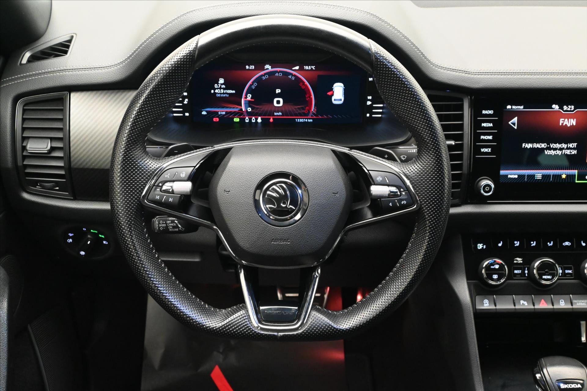 Main photo of the car Skoda Kodiaq 2.0 TDI 110KW DSG Sportline Warranty up to 5 years (19)