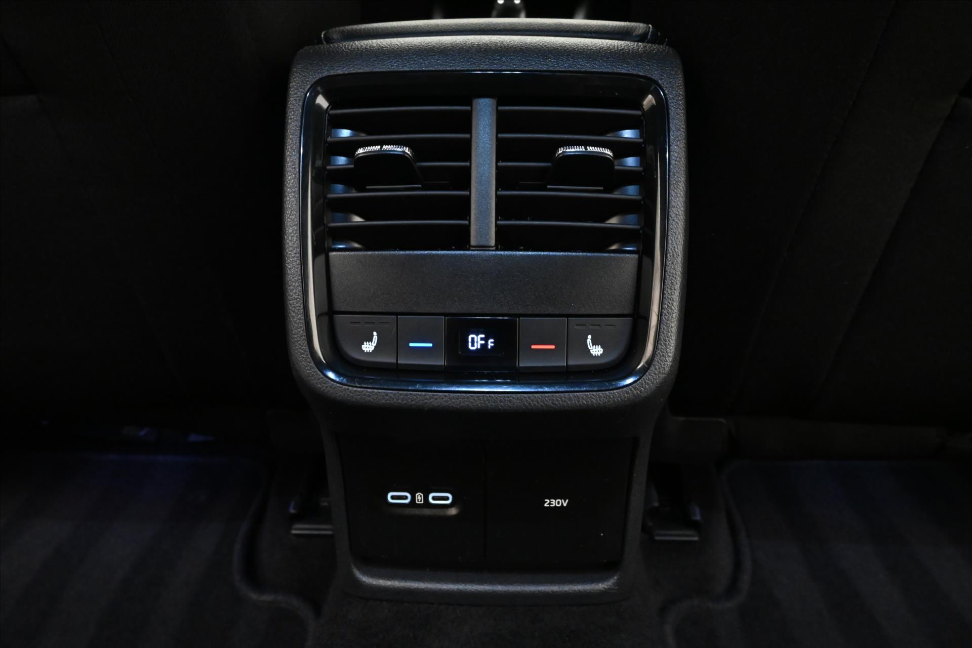 Hlavní fotografie vozu Škoda Octavia 1,5 TSI 110 kW Ambition Záruka až 5 let (22)