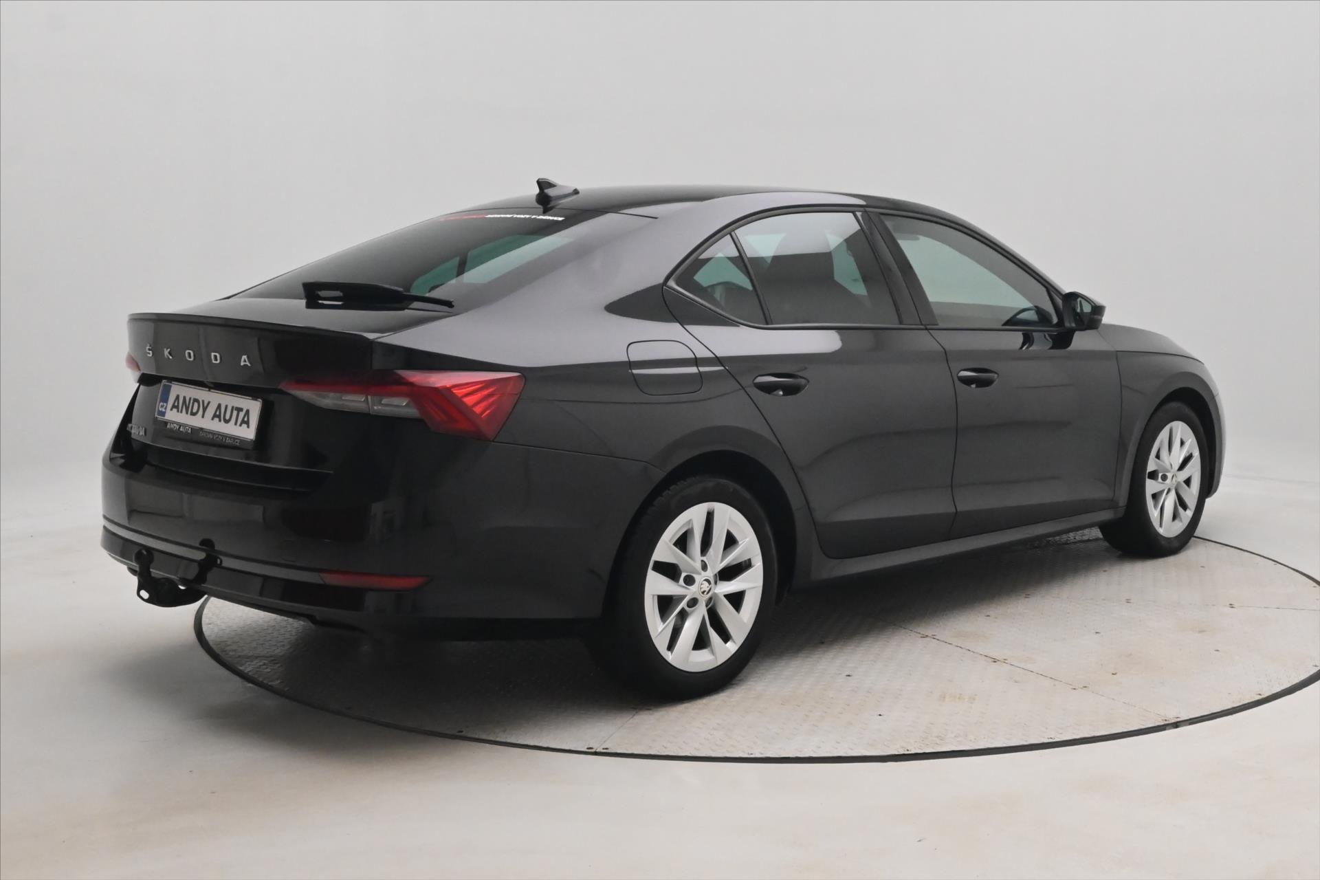 Hlavní fotografie vozu Škoda Octavia 1,5 TSI 110 kW Ambition Záruka až 5 let (5)