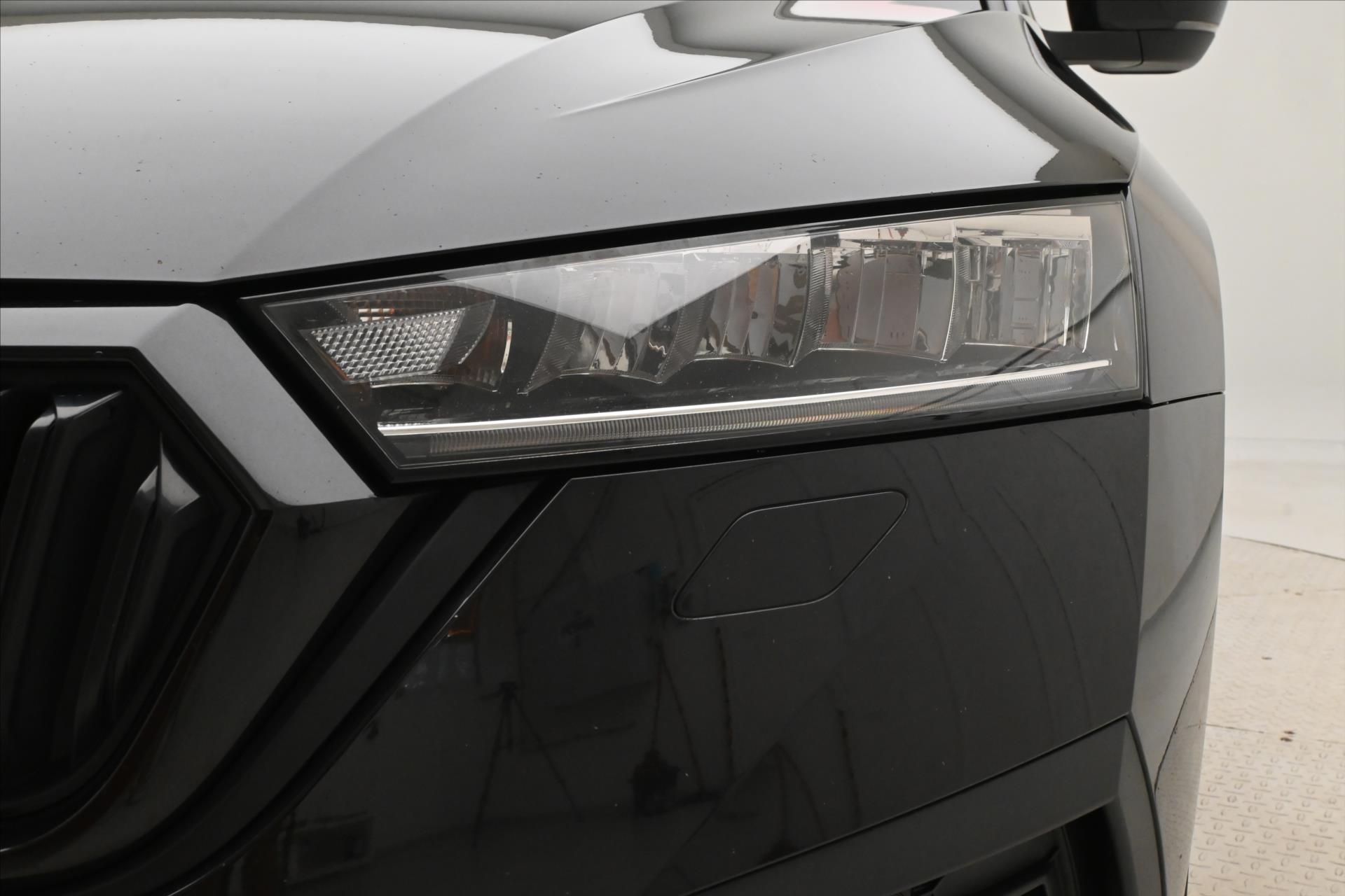 Hlavní fotografie vozu Škoda Octavia 1,5 TSI 110 kW TAŽNÉ NAVI Záruka až 5 let (31)