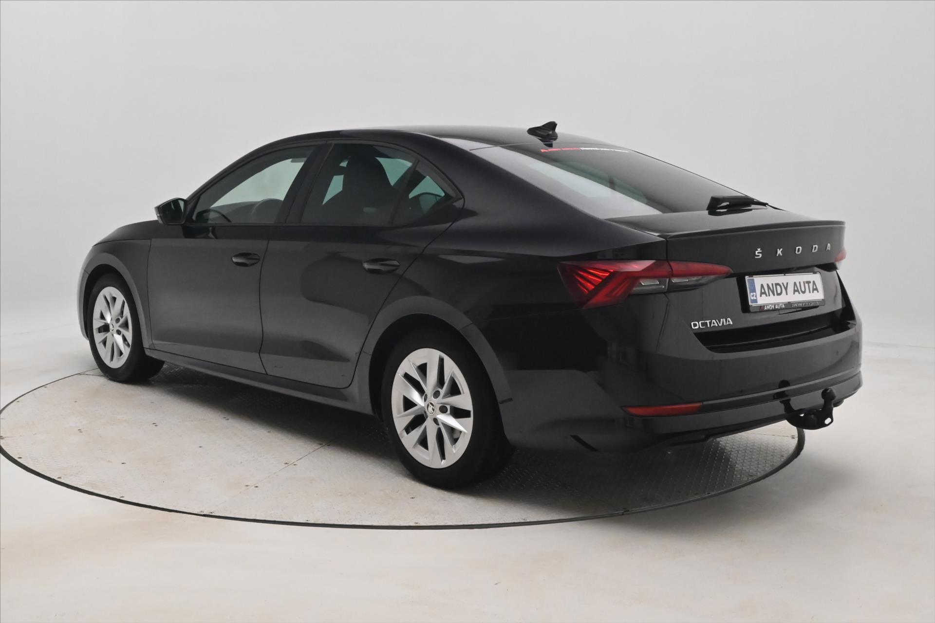 Hlavní fotografie vozu Škoda Octavia 1,5 TSI 110 kW TAŽNÉ NAVI Záruka až 5 let (8)