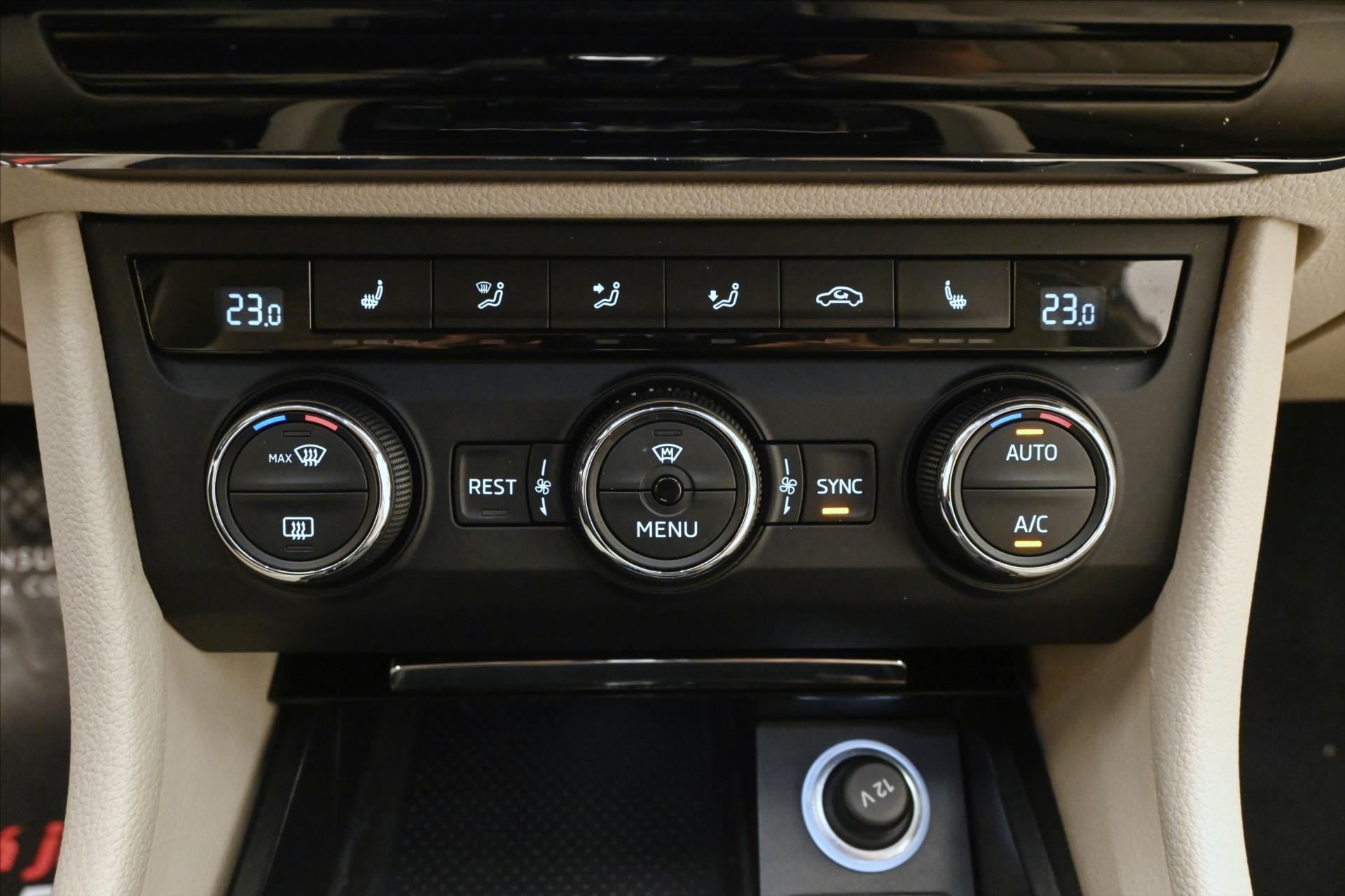 Hlavní fotografie vozu Škoda Superb 2,0 TDI 140 kW DSG L&K Záruka až 5 let (22)
