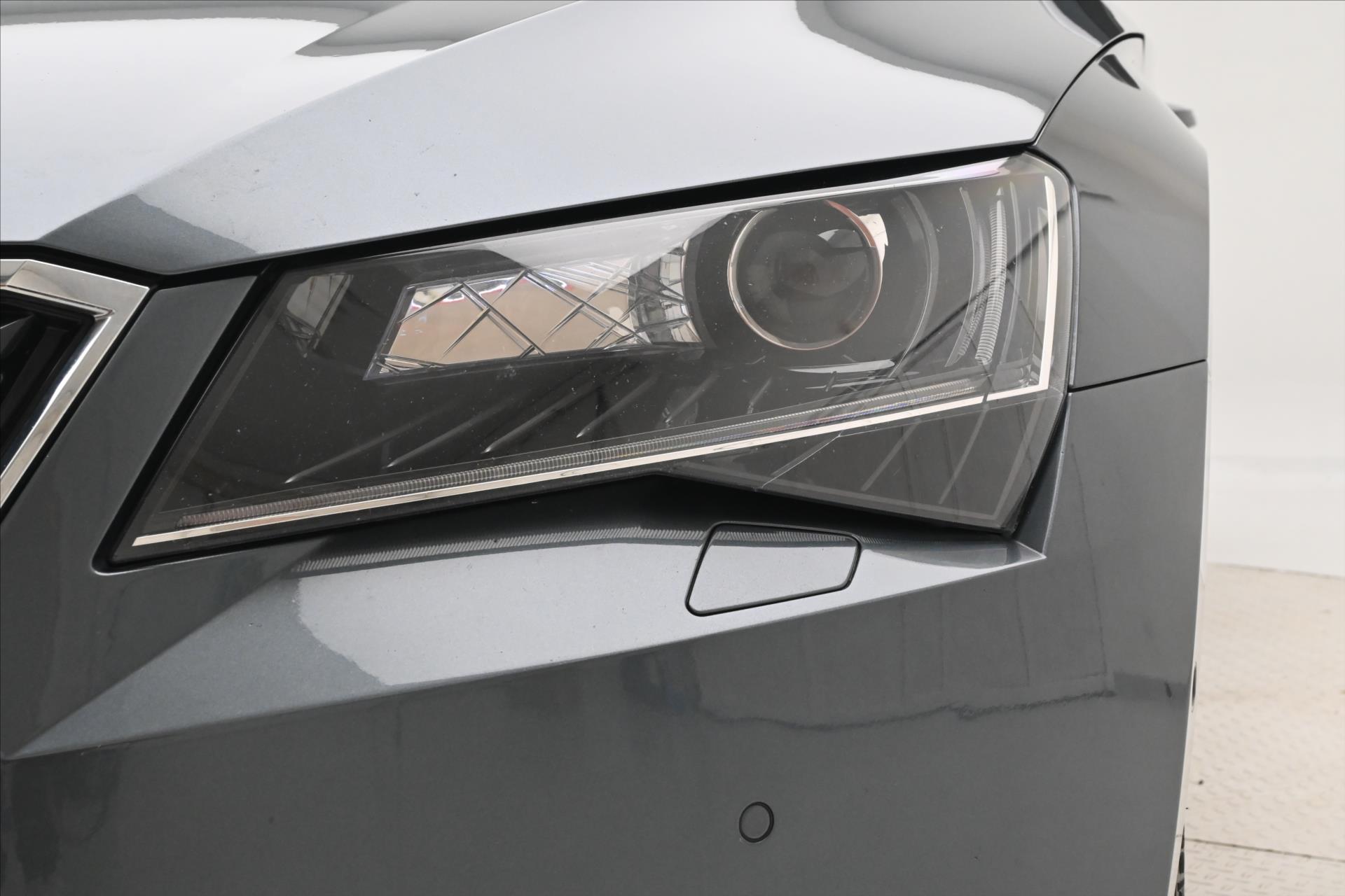 Hlavní fotografie vozu Škoda Superb 2,0 TDI 140 kW DSG L&K Záruka až 5 let (31)
