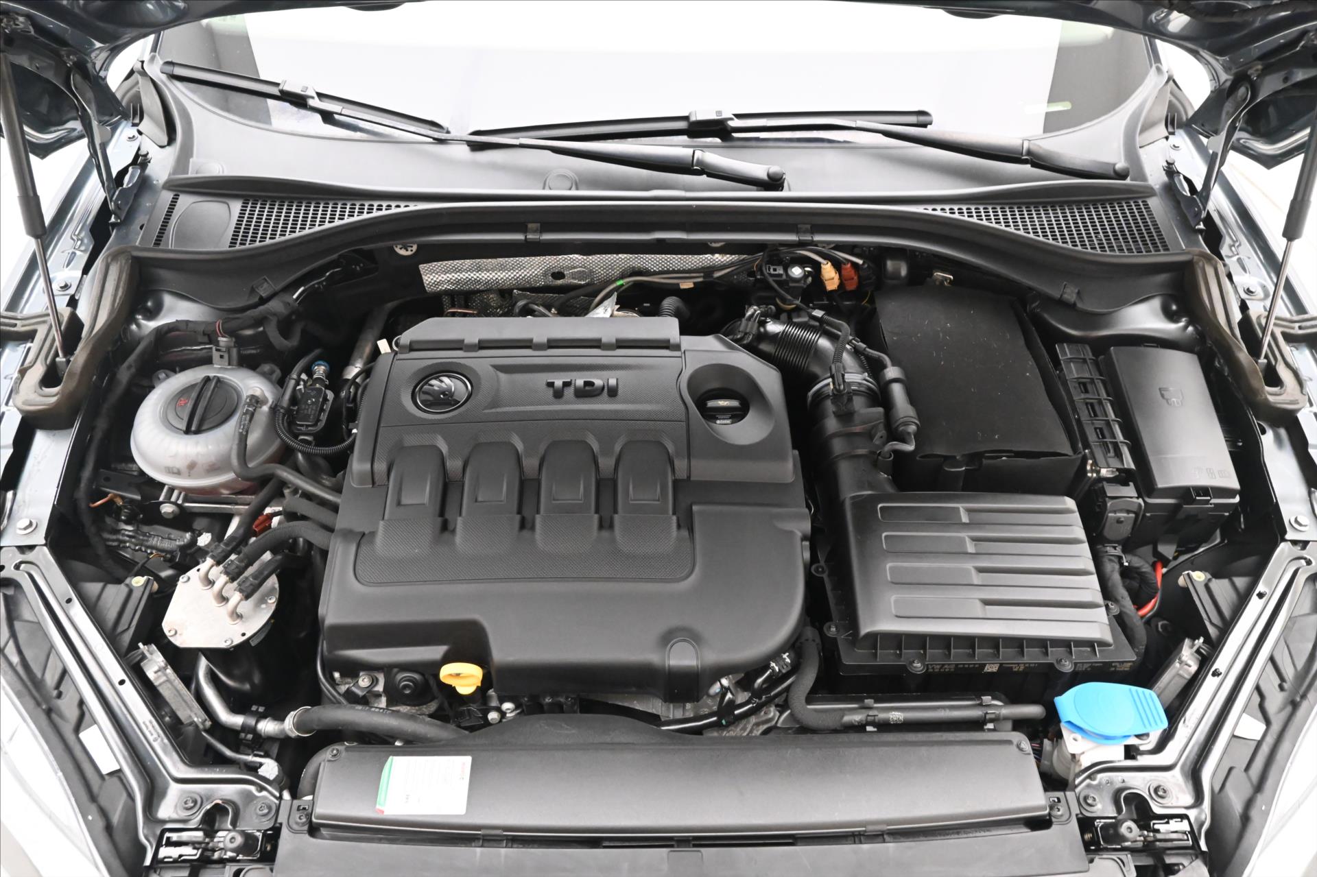 Hlavní fotografie vozu Škoda Superb 2,0 TDI 140 kW DSG L&K Záruka až 5 let (10)