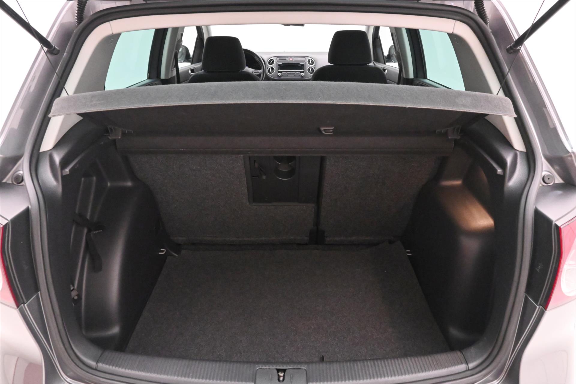Hlavní fotografie vozu Volkswagen Golf Plus 1,6 TDI 77 kW KLIMA Tažné (10)