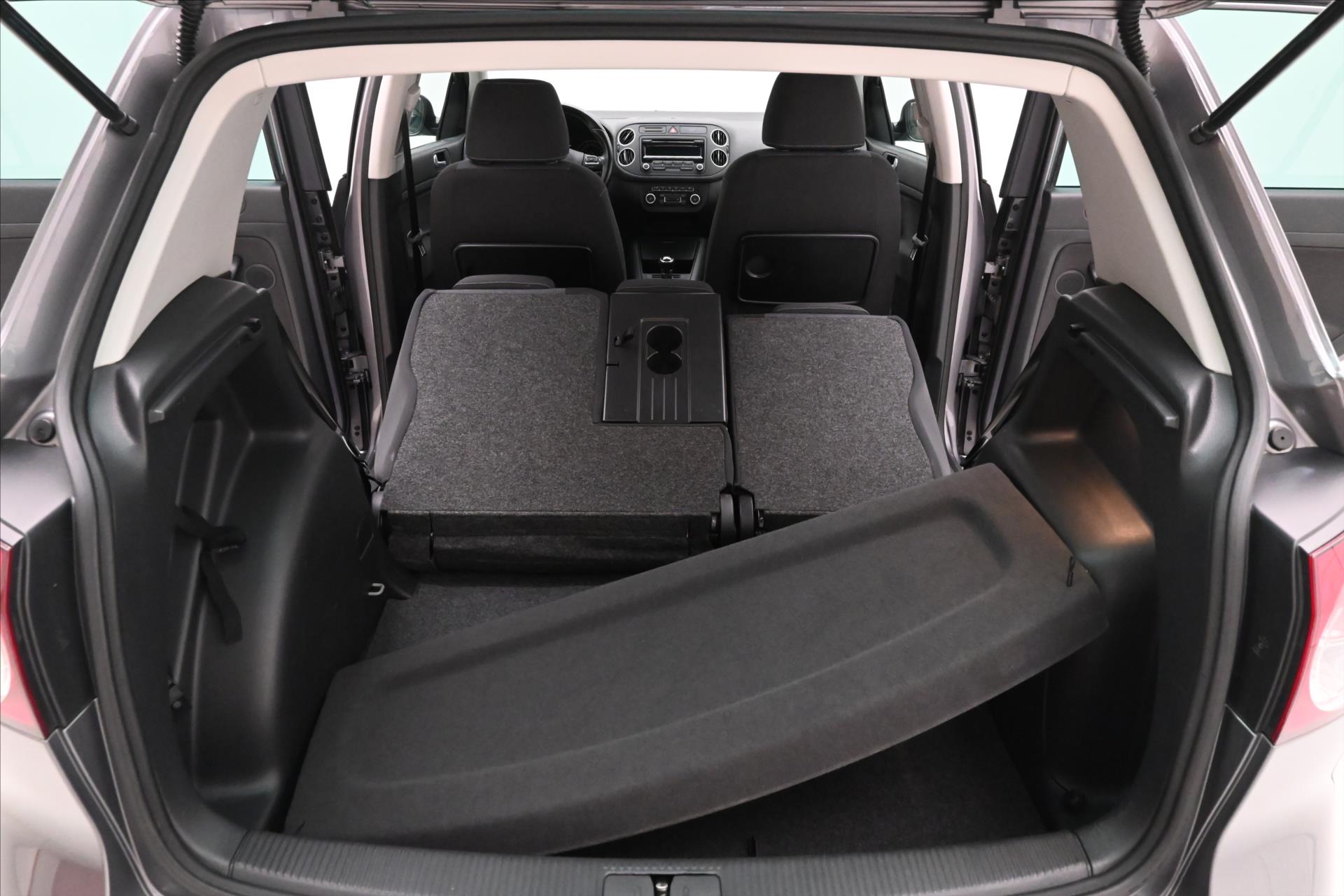 Hlavní fotografie vozu Volkswagen Golf Plus 1,6 TDI 77 kW KLIMA Tažné (11)