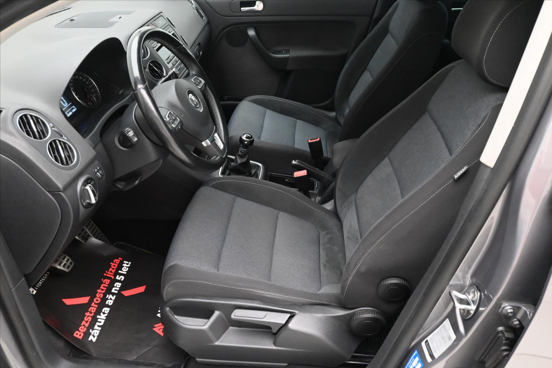Hlavní fotografie vozu Volkswagen Golf Plus 1,6 TDI 77 kW KLIMA Tažné (13)